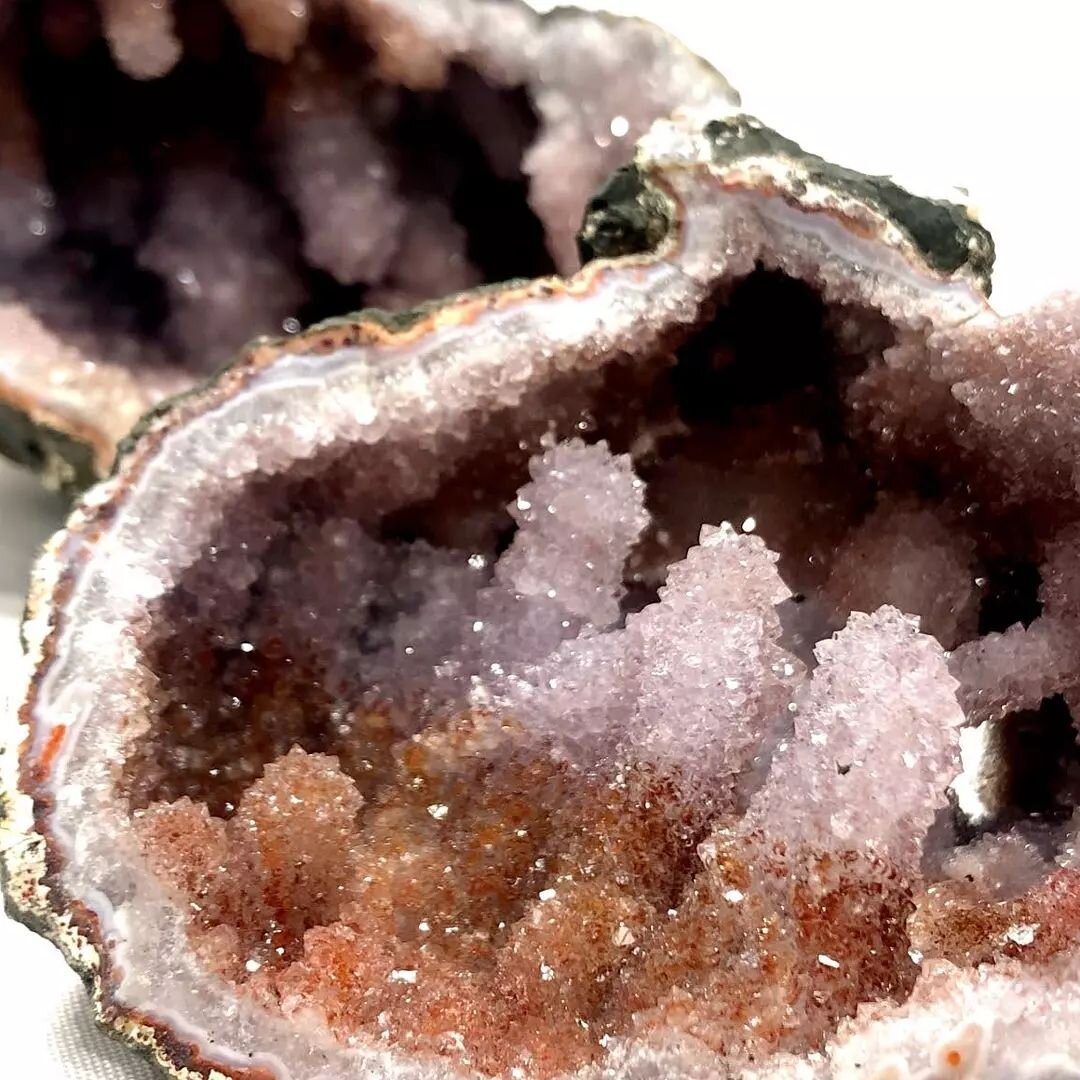 The most common crystal: quartz. We see it everywhere. And yet the simple oxygen and silicon chemicals come together to create so many beautiful shades and sizes. We got a batch of quartz geodes in from Morocco! And they are even more beautiful in pe