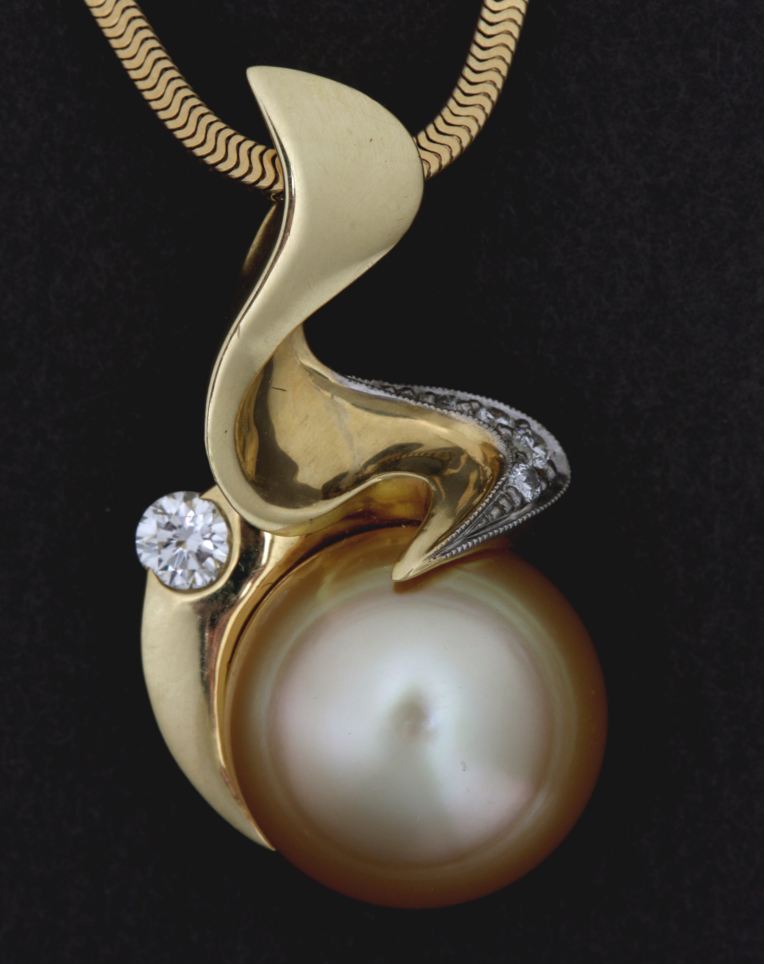 18kt South Sea Golden Pearl and Diamond Pendant