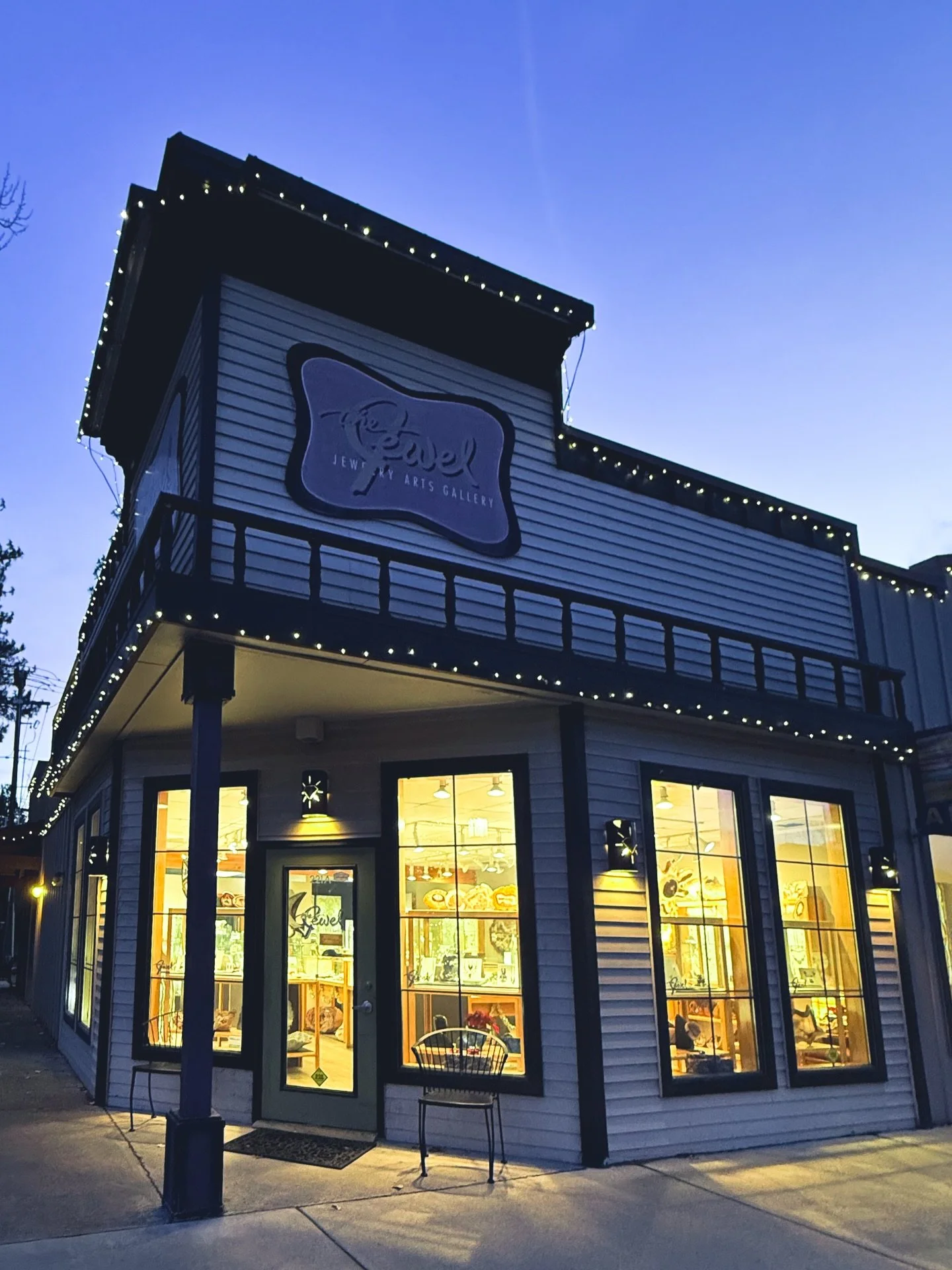 Looking forward to a new year, and even more spectacular agates, jaspers, and gemstones- and of course minerals, fossils, and alabaster decor! We appreciate the support we&rsquo;ve received from all of our artists, and all of our collectors! We are a