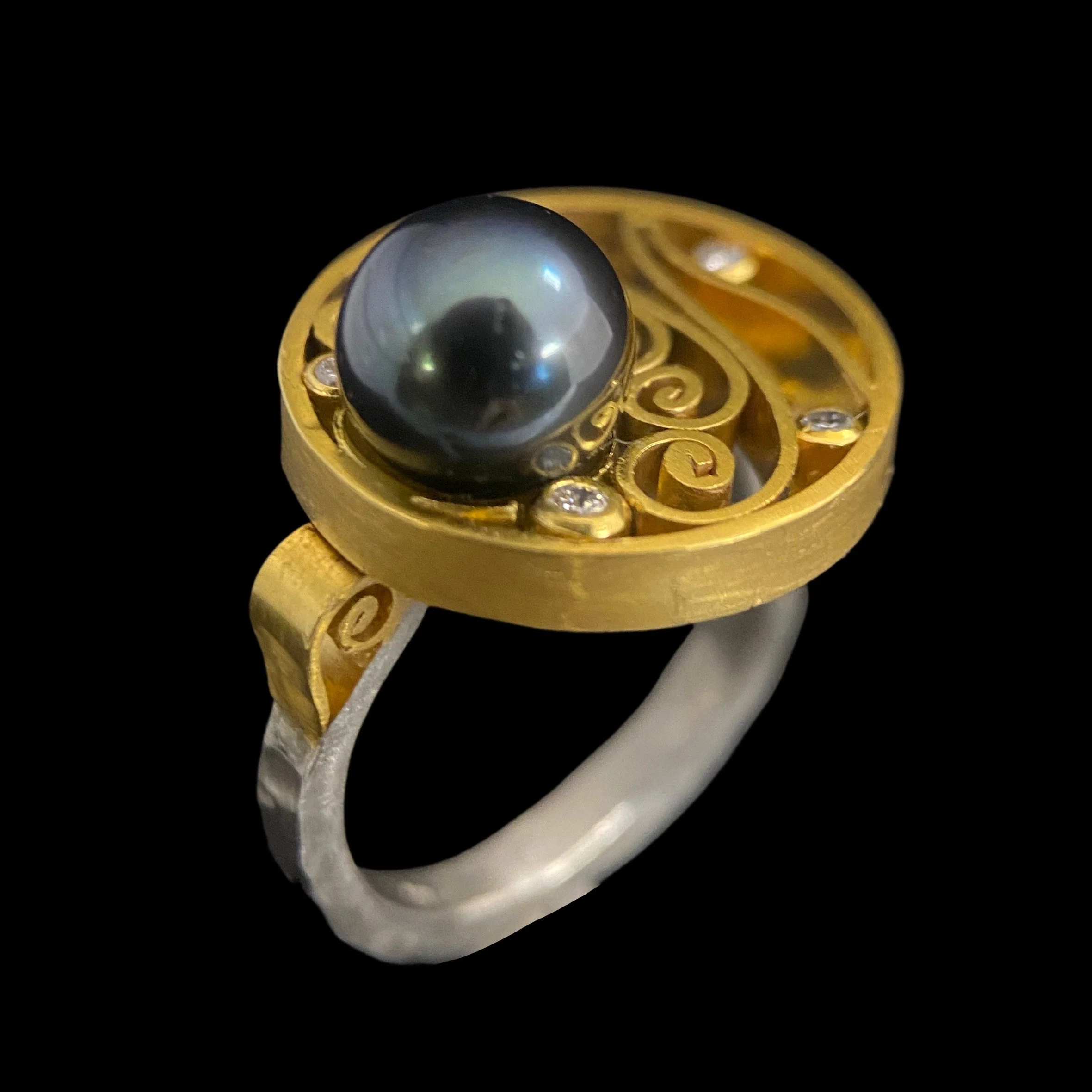 Rosario Garcia Platinum-Silver, 18kt Tahitian Pearl Ring