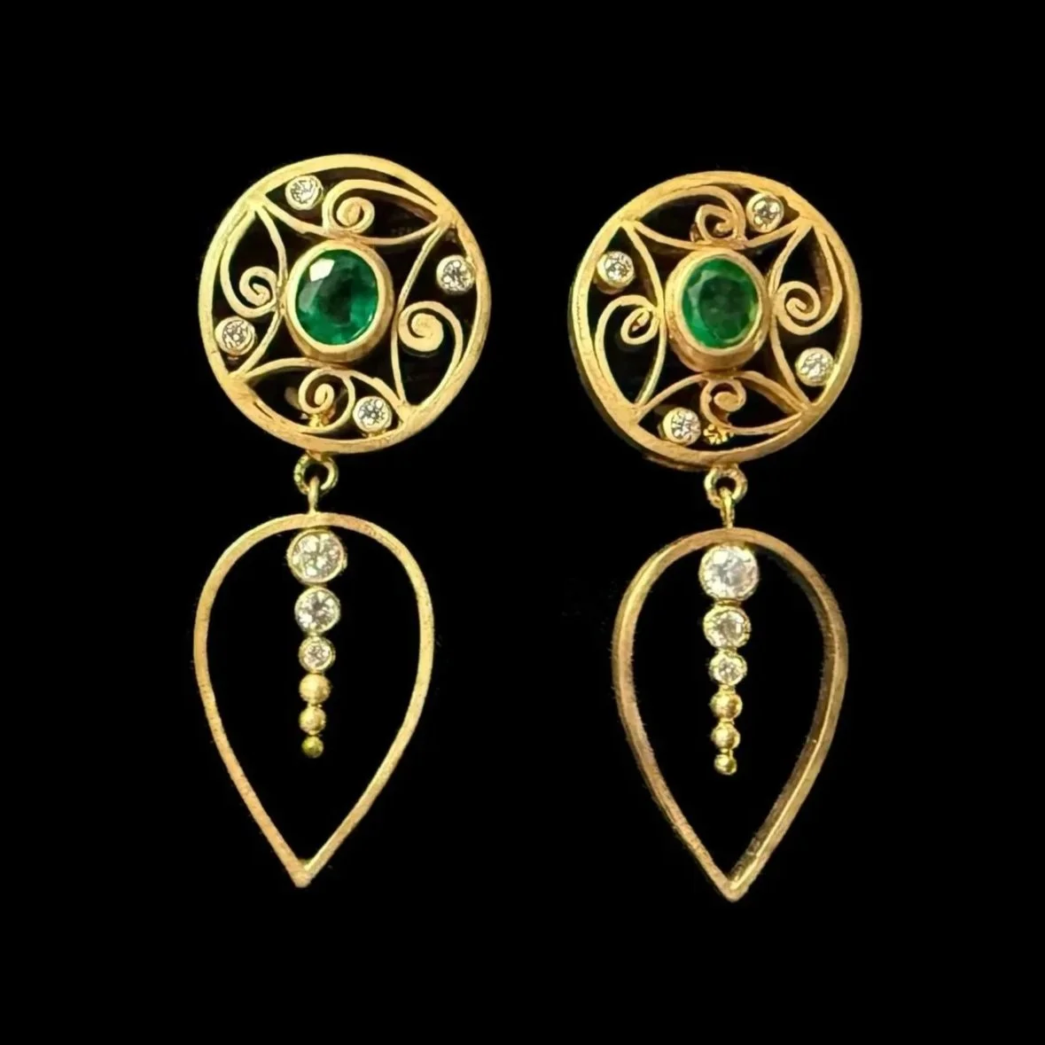 18kt Emerald & Diamond Earrings