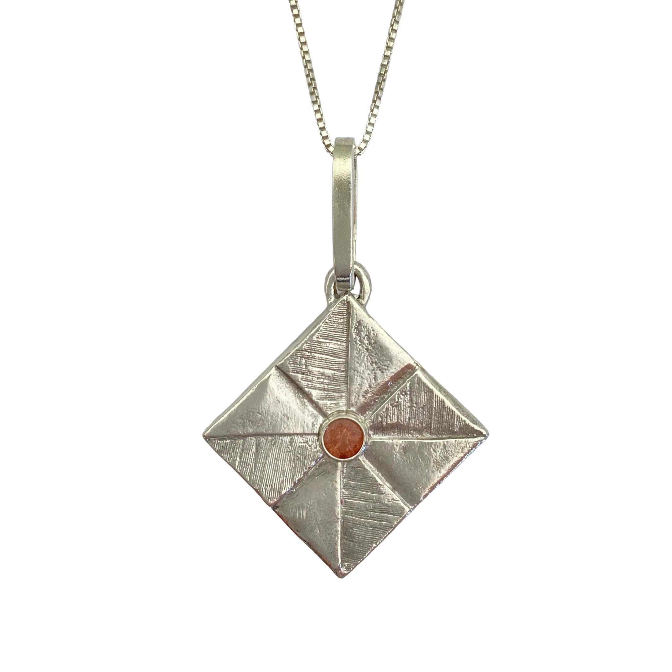William Belli .925 Quilter's "Pinwheel" Necklace with Oregon Sunstone