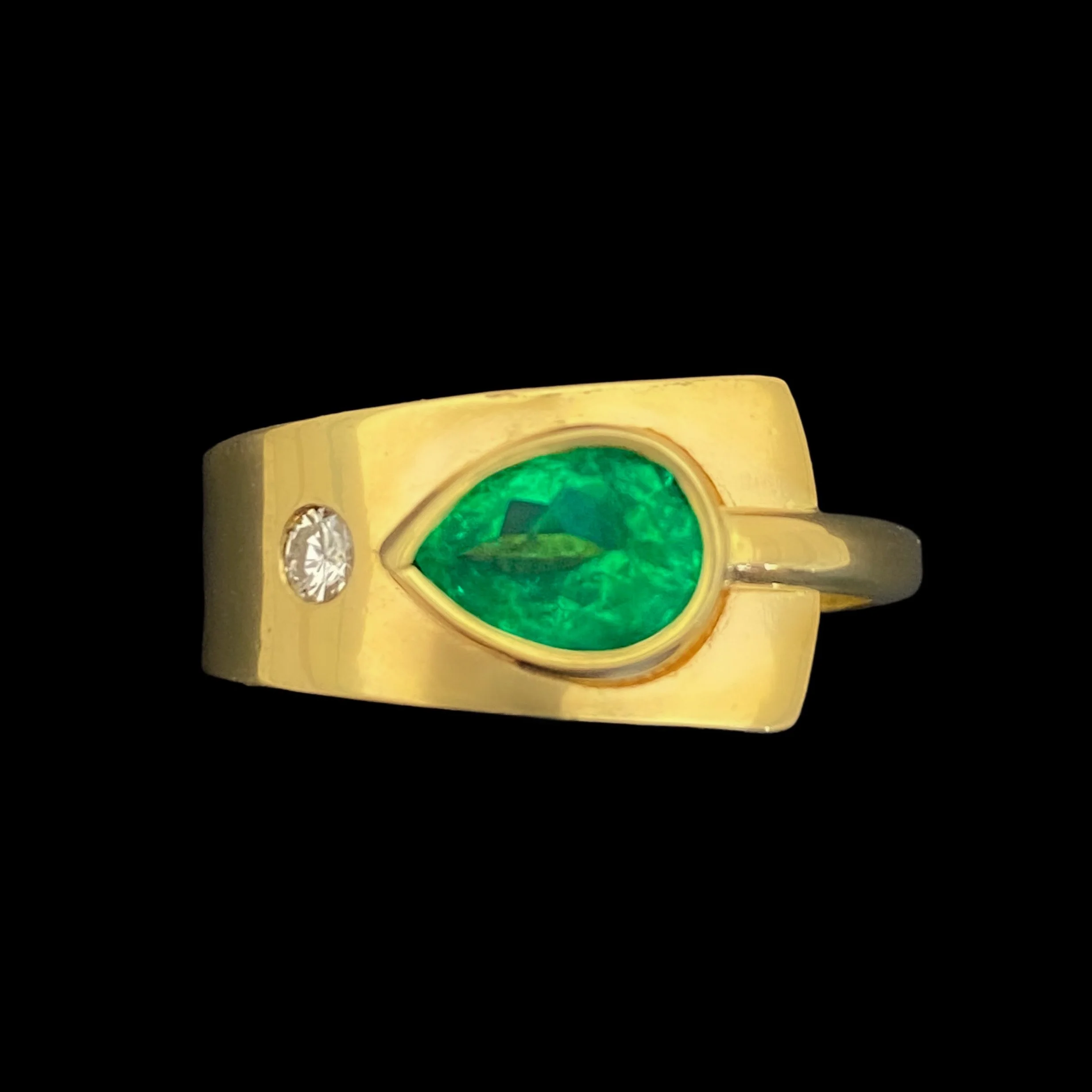 Flavio Guerre 14k Colombian Emerald Ring