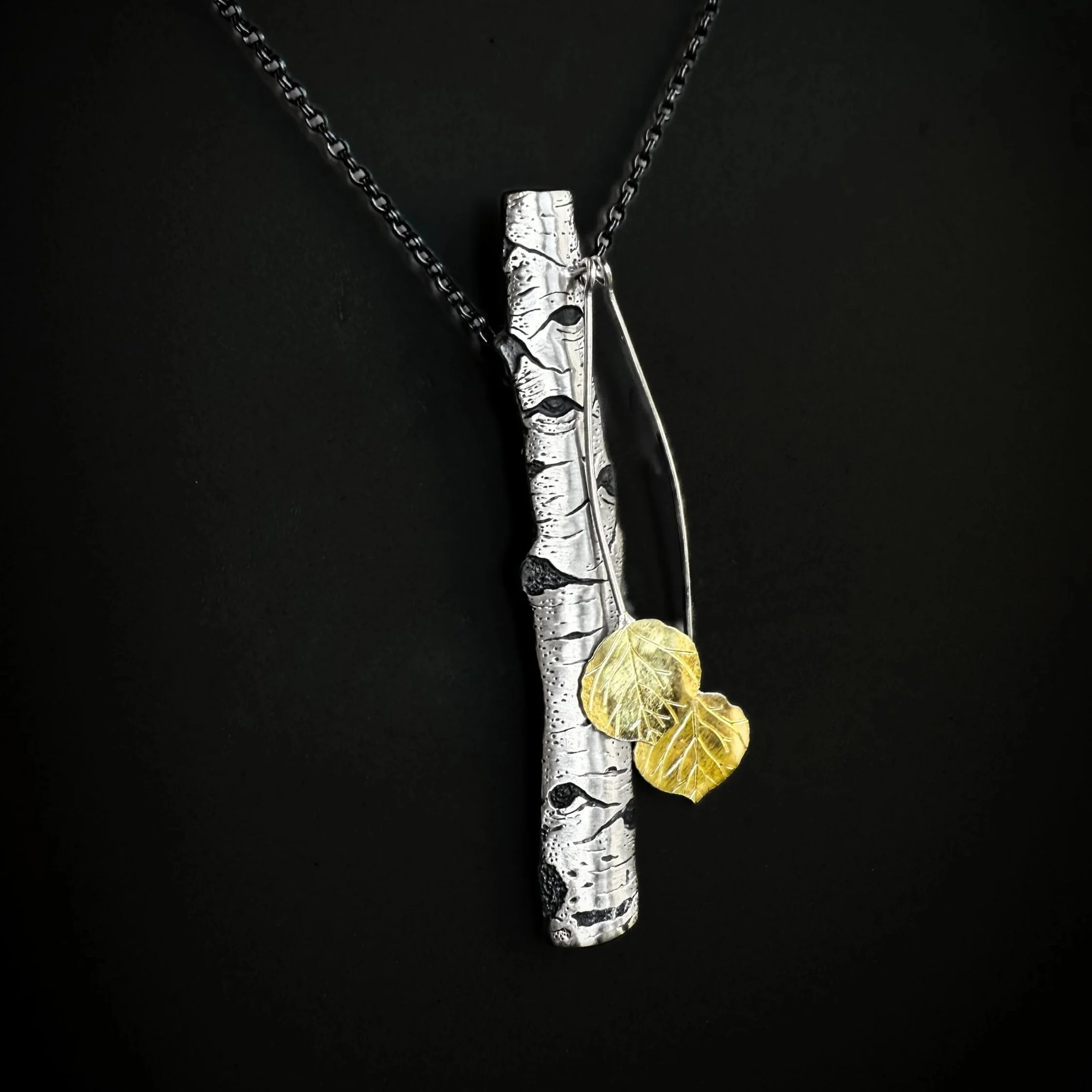 Aspen Allure Pendant with Leaves