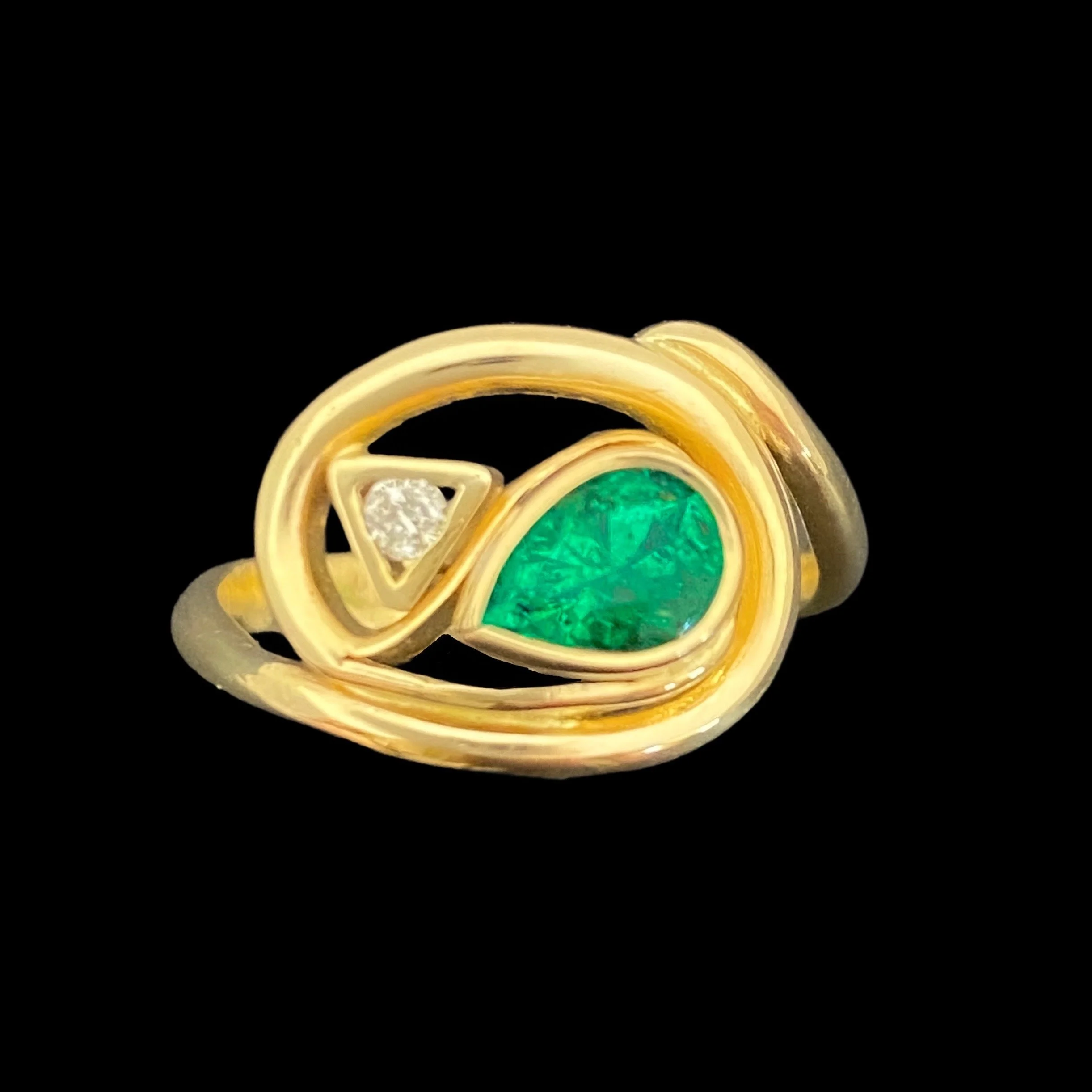 Flavio Guerre 14k Colombian Emerald Ring