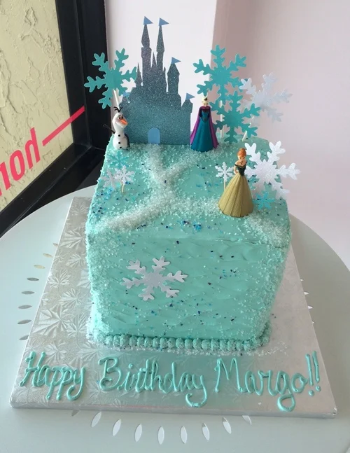 Frozen+Birthday+Cake+with+Castle.JPG