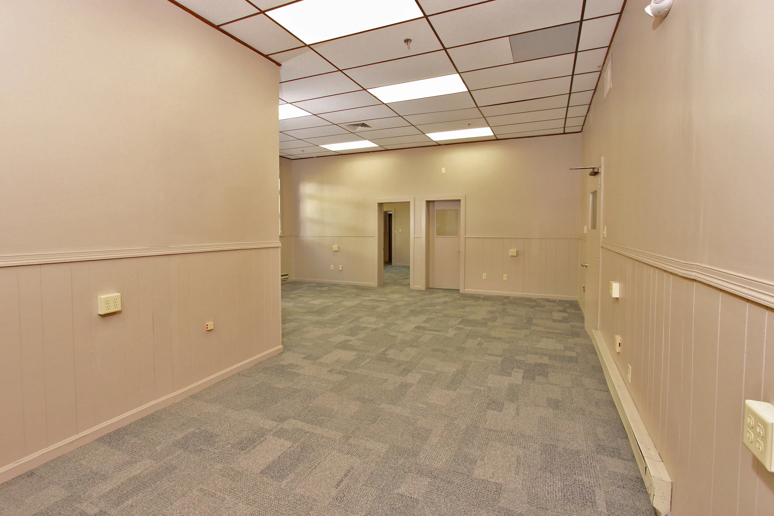 Suite 190_Sm Office.jpg