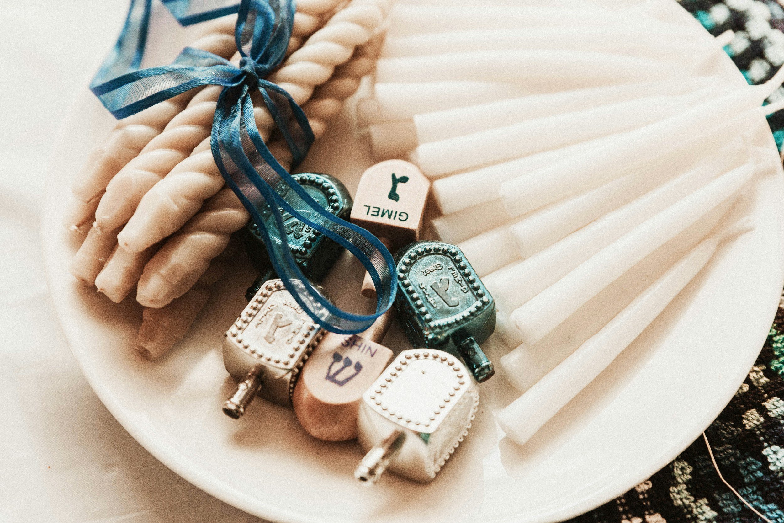 Save the Date: Etz Ahaim's Hanukah Extravaganza