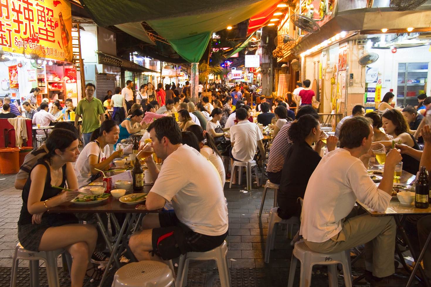 Temple Street Night Market open air restaurants, Kowloon