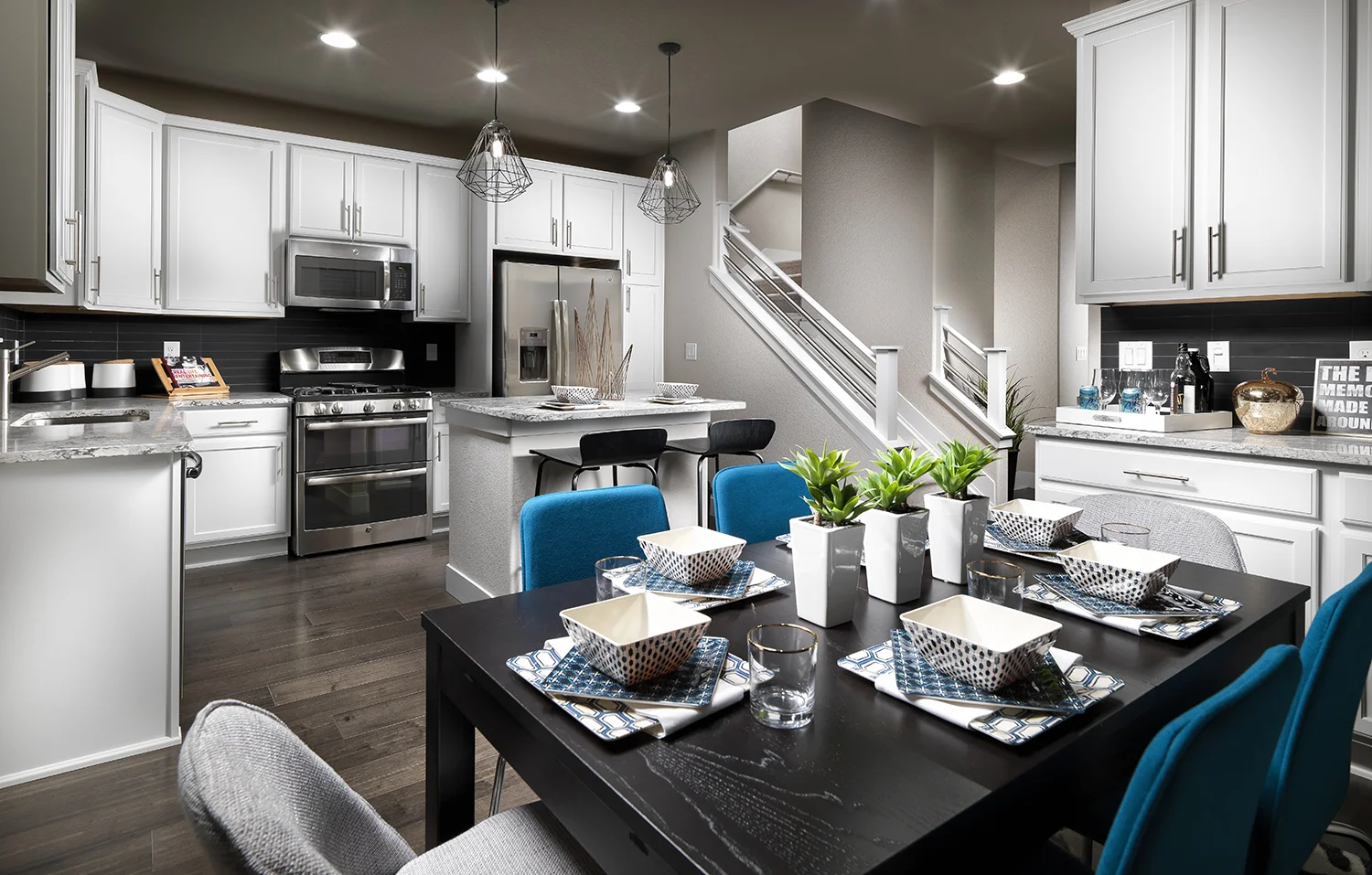 Kitchen Dining.jpg