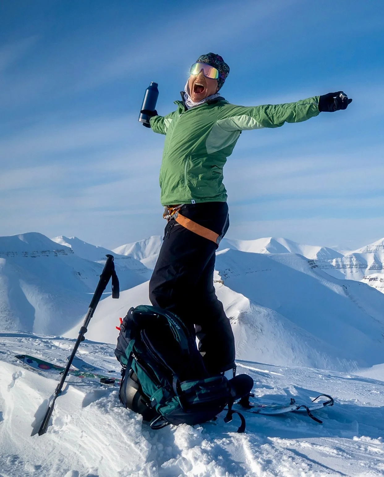 On top of the world @ 78&deg;N.

Svalgnar 2026 👉 April 10-18.

4 spots left!

📸 @seth_beck 

#40tribes #springmissions #svalbard #svalgnar2026 #arcticbasecamp