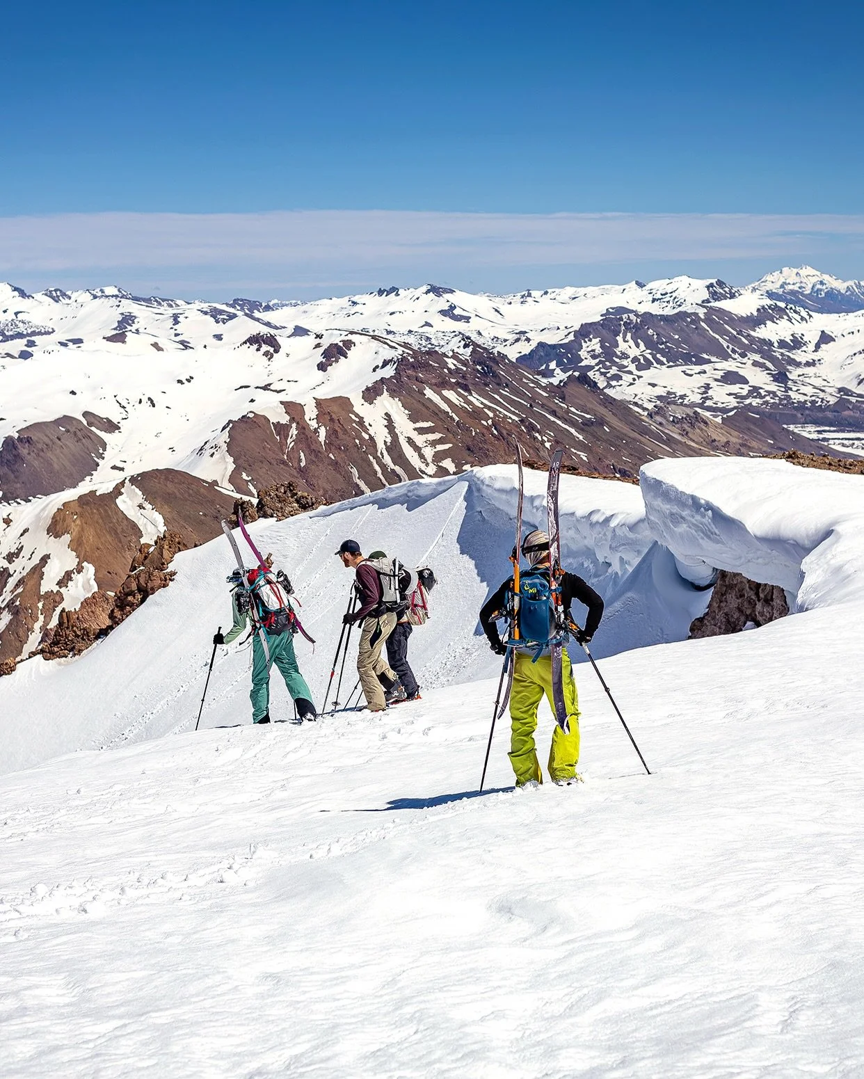 What you&rsquo;re not doing this October if you&rsquo;re not booked for Chile.

@manuchile.ski 
@laytonguiding 
📸 @nicamp_ 

#40tribes #chile #endlesswinter #septemberisforshredding #octoberisformysteries