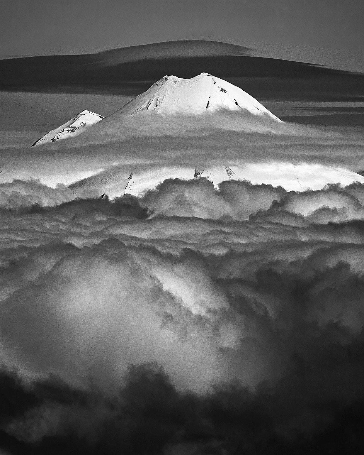 LAST CALL for our September 21-30 Chile 🇨🇱 Volcanoes Itinerary!!! Come tick off some of the most classic descents the Andes have to offer. It&rsquo;s turned out to be an epic El Ni&ntilde;o-fueled winter down there, and we&rsquo;re anticipating con