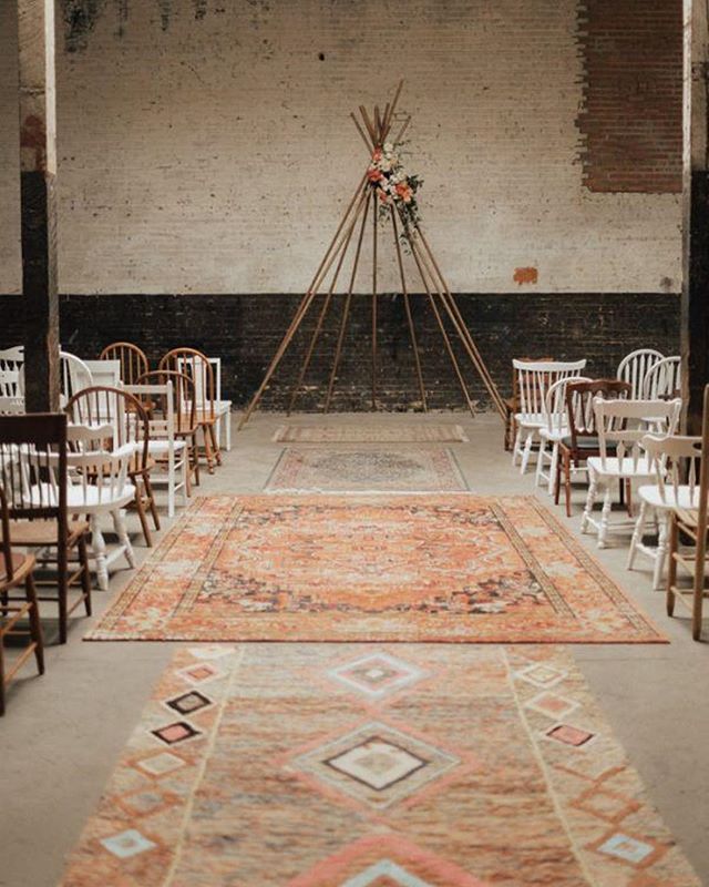 INSPIRATION TUESDAY⠀
⠀
💕⠀
⠀
my new favorite ceremony decor. FINE, one of day, there's so many I can't only choose one.⠀
⠀
this wedding is absolutely gorgeous and inspiring for the modern boho couple. I'll share more later on this week.⠀
⠀
📷 by @lau