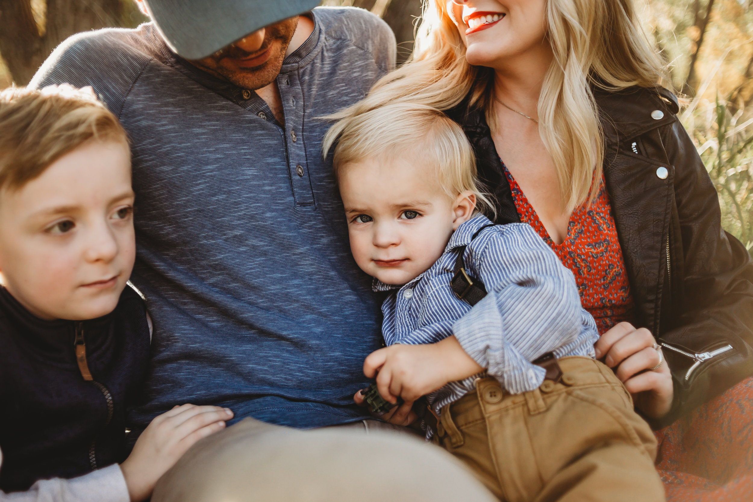 Close up of little ones and wardrobe choices #tealawardphotography #texasfamilyphotographer #amarillophotographer #amarillofamilyphotographer #lifestylephotography #emotionalphotography #familyphotosoot #family #lovingsiblings #purejoy #familyphotos #familyphotographer #greatoutdoors