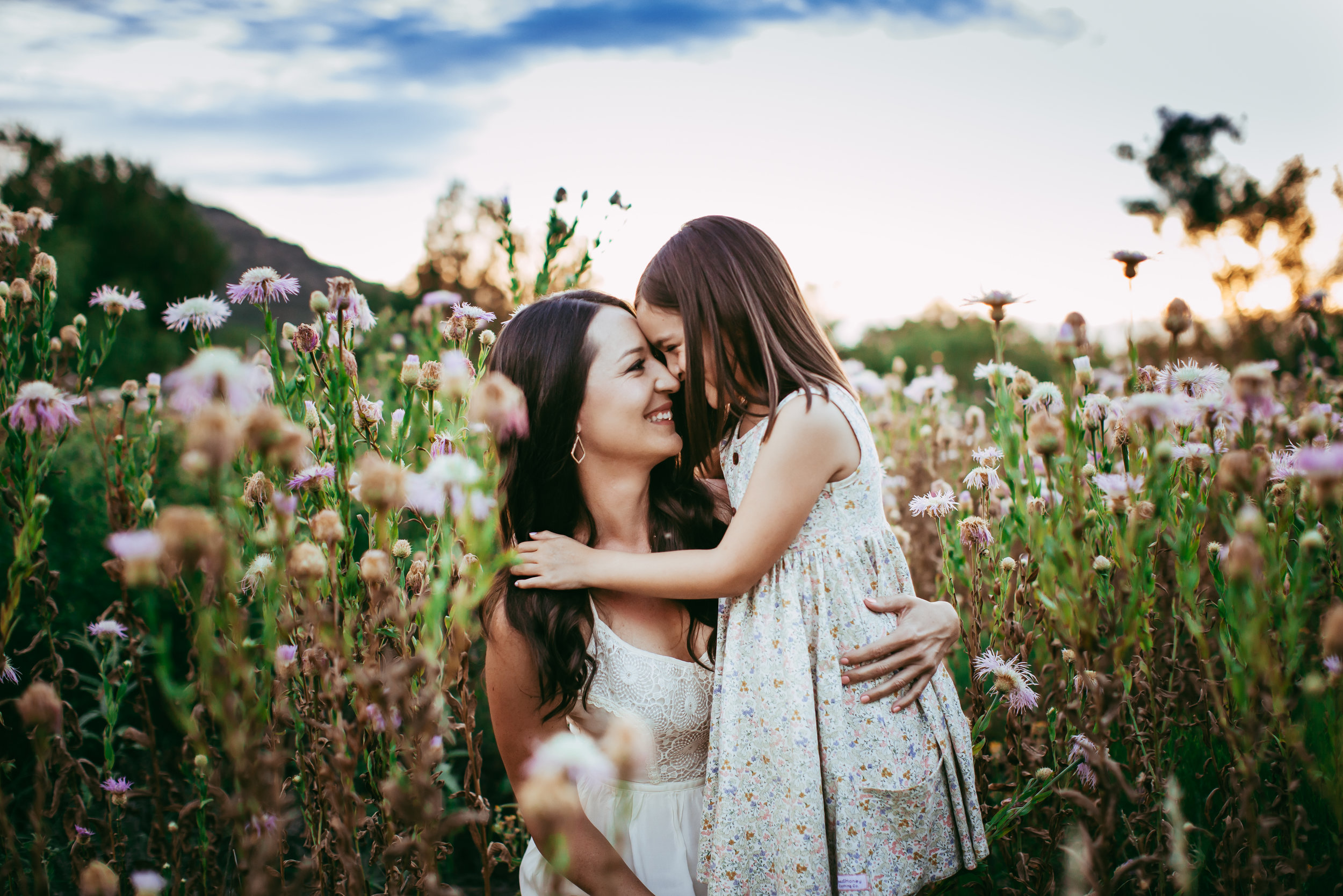 Sweet moments between mom and her daughter in the wildflowers #tealawardphotography #texassummerphotographer #pictureseason #amarillophotographer #amarillofamilyphotographer #emotionalphotography #engagementphotography #couplesphotography #pickingaseasonforphotosessions #whatsimportant #everythingtogether #pickingcolorsforphotos #summerphotos #greeneryinphotos