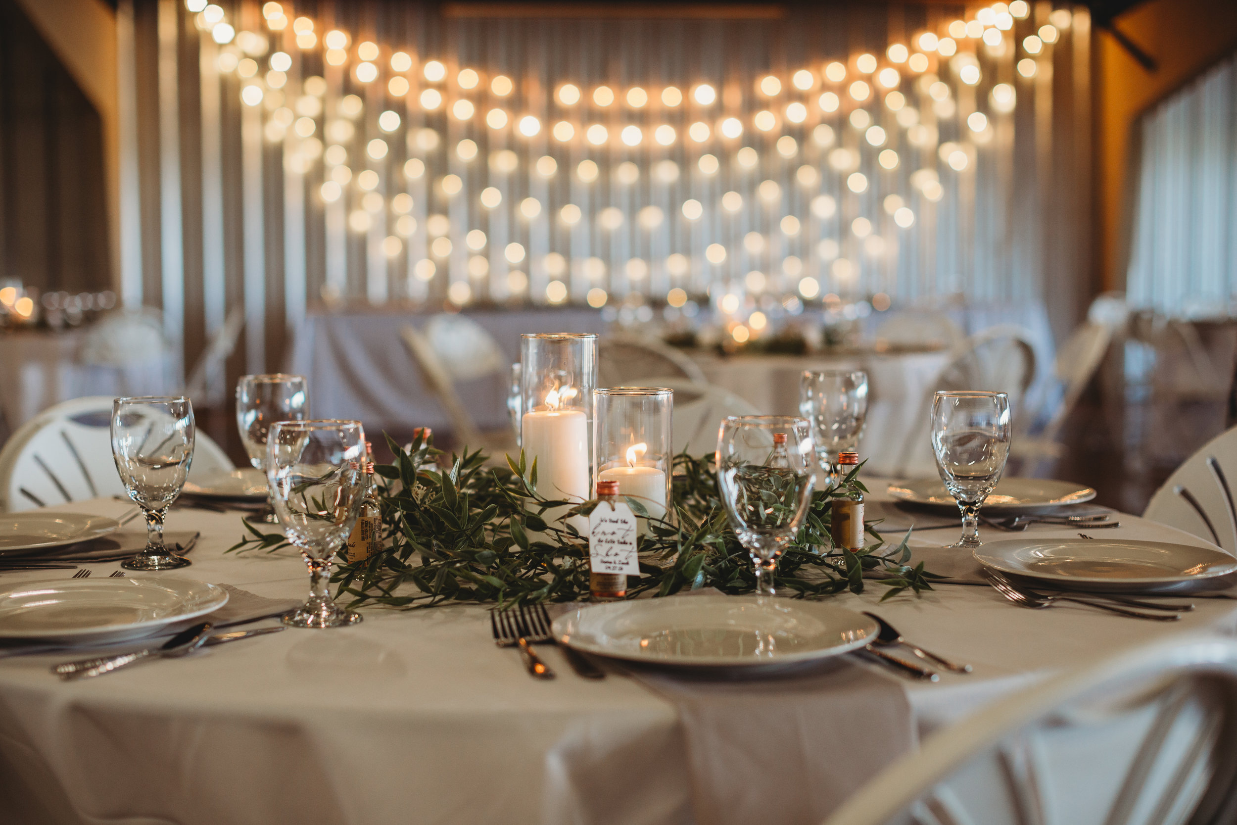  Gorgeous accent lighting and table setting during the wedding reception #tealawardphotography #texasweddings #amarillophotographer #amarilloweddingphotographer #emotionalphotography #intimateweddingphotography #weddingday #weddingphotos #texasphotographer #inspiredwedding #intimatewedding #weddingformals #bigday #portraits 