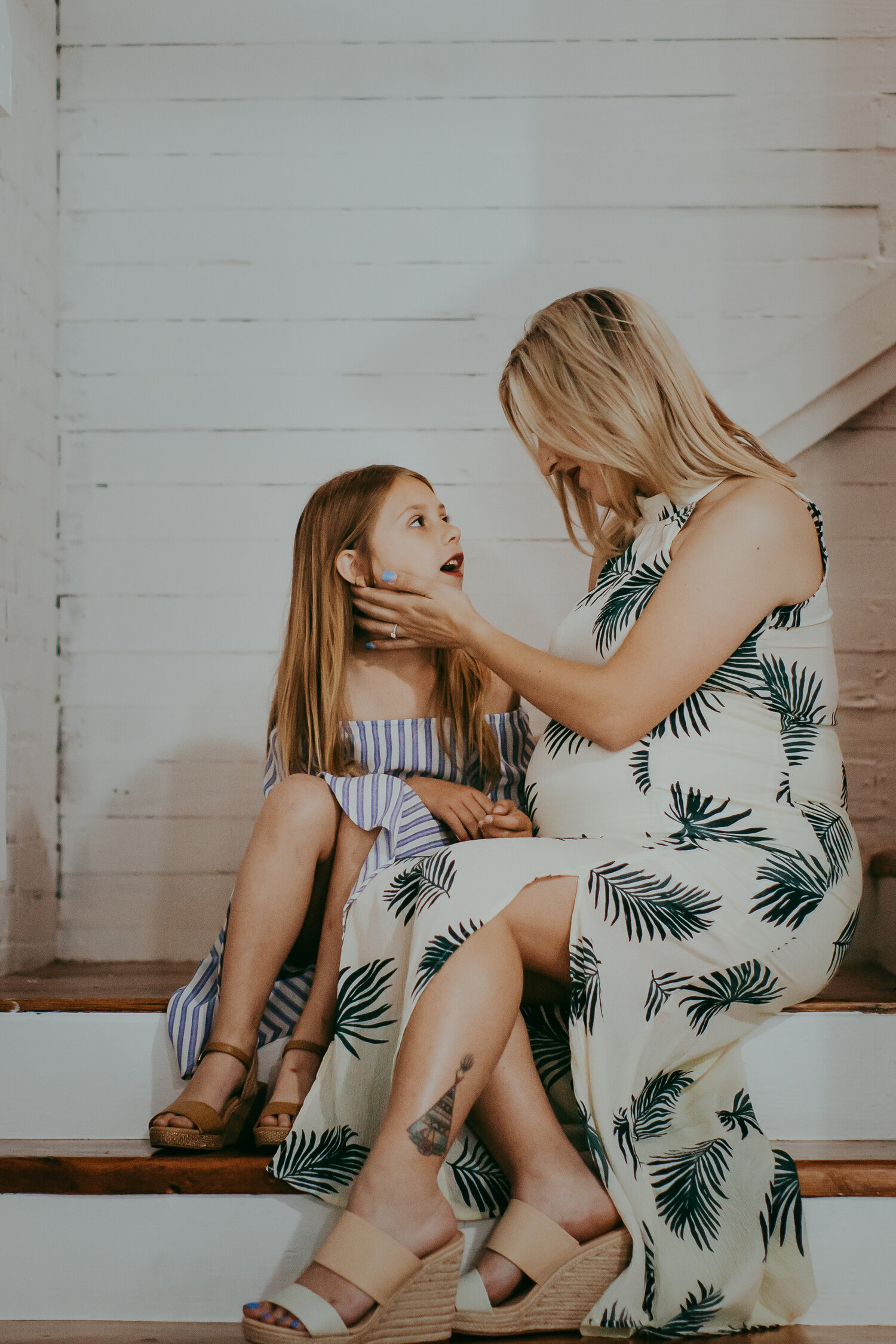  The sweet connection between mother and daughter on the stairs of Hugo’s in Canyon, Texas #tealawardphotography #texasmaternityphotographysession #amarillophotographer #amarilloematernityphotographer #emotionalphotography #lifestylephotography #babyontheway #lifestyles #expectingmom #newaddition #sweetbaby #motherhoodmagic 