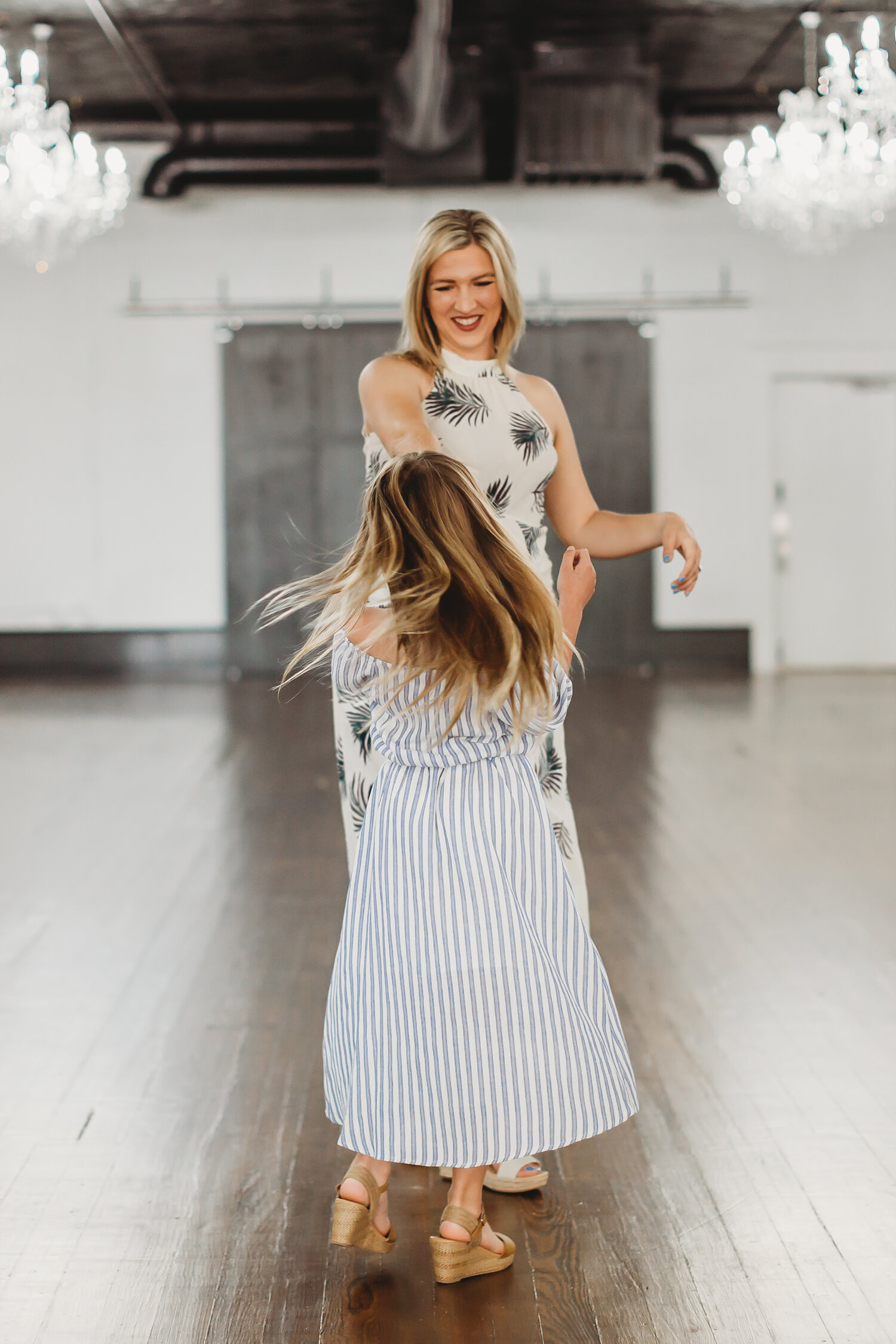  These two were having so much fun dancing and swinging around the room #tealawardphotography #texasmaternityphotographysession #amarillophotographer #amarilloematernityphotographer #emotionalphotography #lifestylephotography #babyontheway #lifestyles #expectingmom #newaddition #sweetbaby #motherhoodmagic 