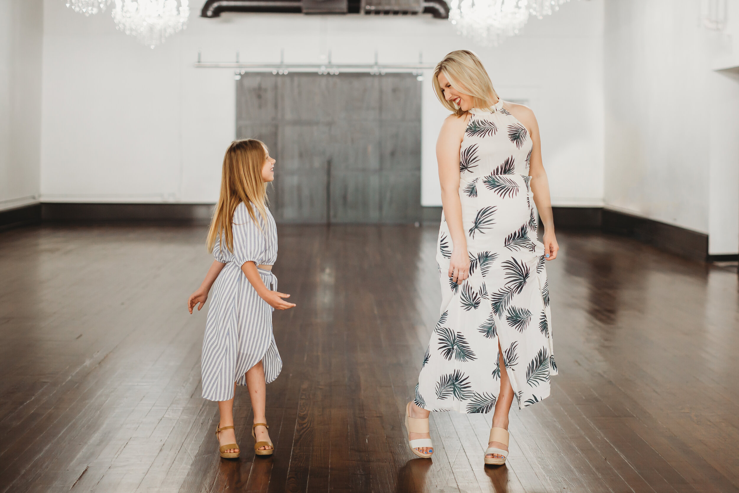  Side by side walking through life, these two will always have each other and their strong bond #tealawardphotography #texasmaternityphotographysession #amarillophotographer #amarilloematernityphotographer #emotionalphotography #lifestylephotography #babyontheway #lifestyles #expectingmom #newaddition #sweetbaby #motherhoodmagic 