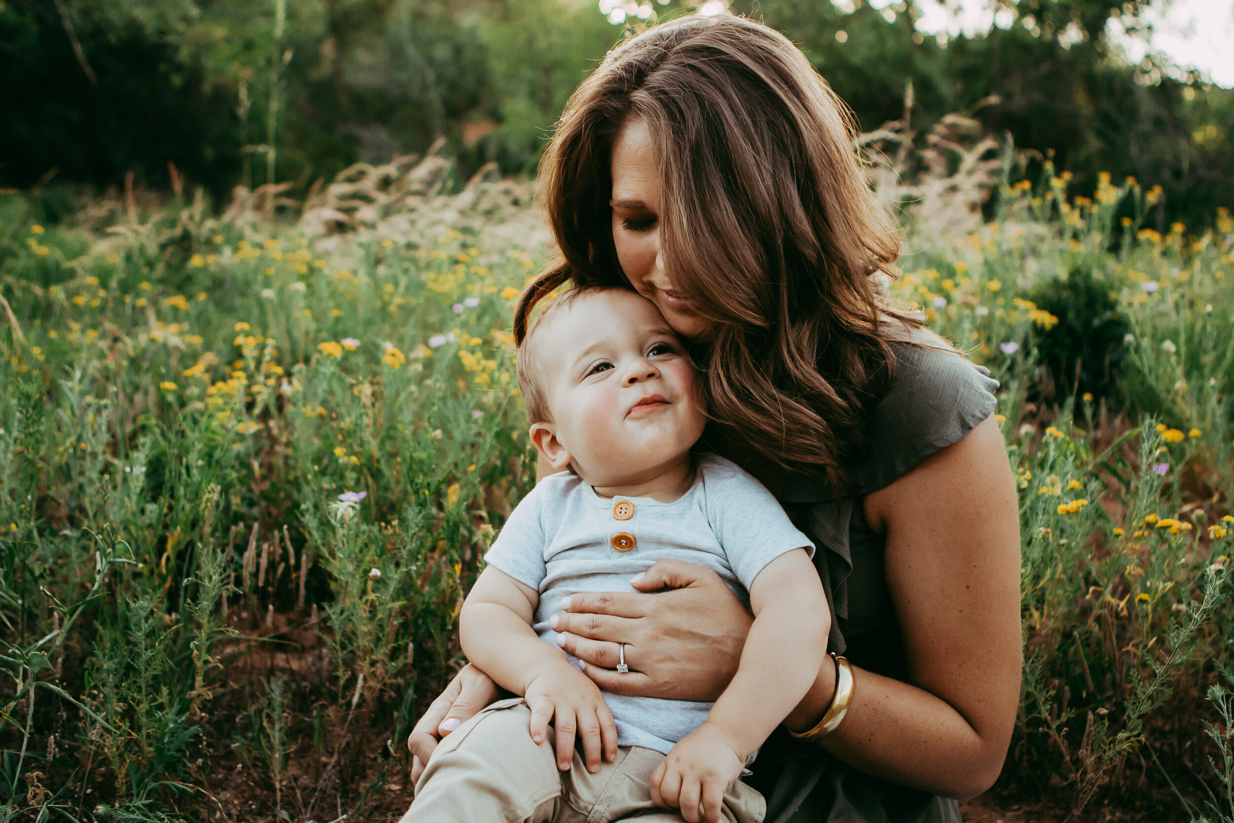 There is something about a mother’s hug that can settle babies #tealawardphotography #texasfamilyphotographer #amarillophotographer #amarillofamilyphotographer #lifestylephotography #emotionalphotography #familyphotoshoot #family #lovingsiblings #purejoy #familyphotos #naturalfamilyinteraction