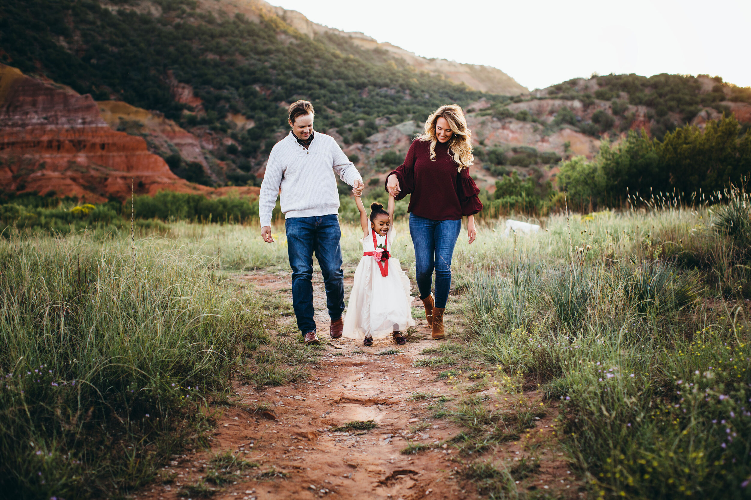  The colors of their outfits and the colors in Palo Duro Canyon went together so flawlessly #tealawardphotography #texasfamilyphotographer #amarillophotographer #amarillofamilyphotographer #lifestylephotography #fallphotos #familyphotoshoot #family #lovingsiblings #families #familyphotos #naturalfamilyinteraction 