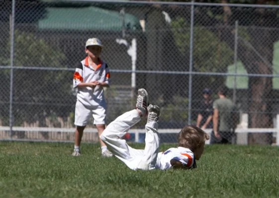   Out!  / Australia 