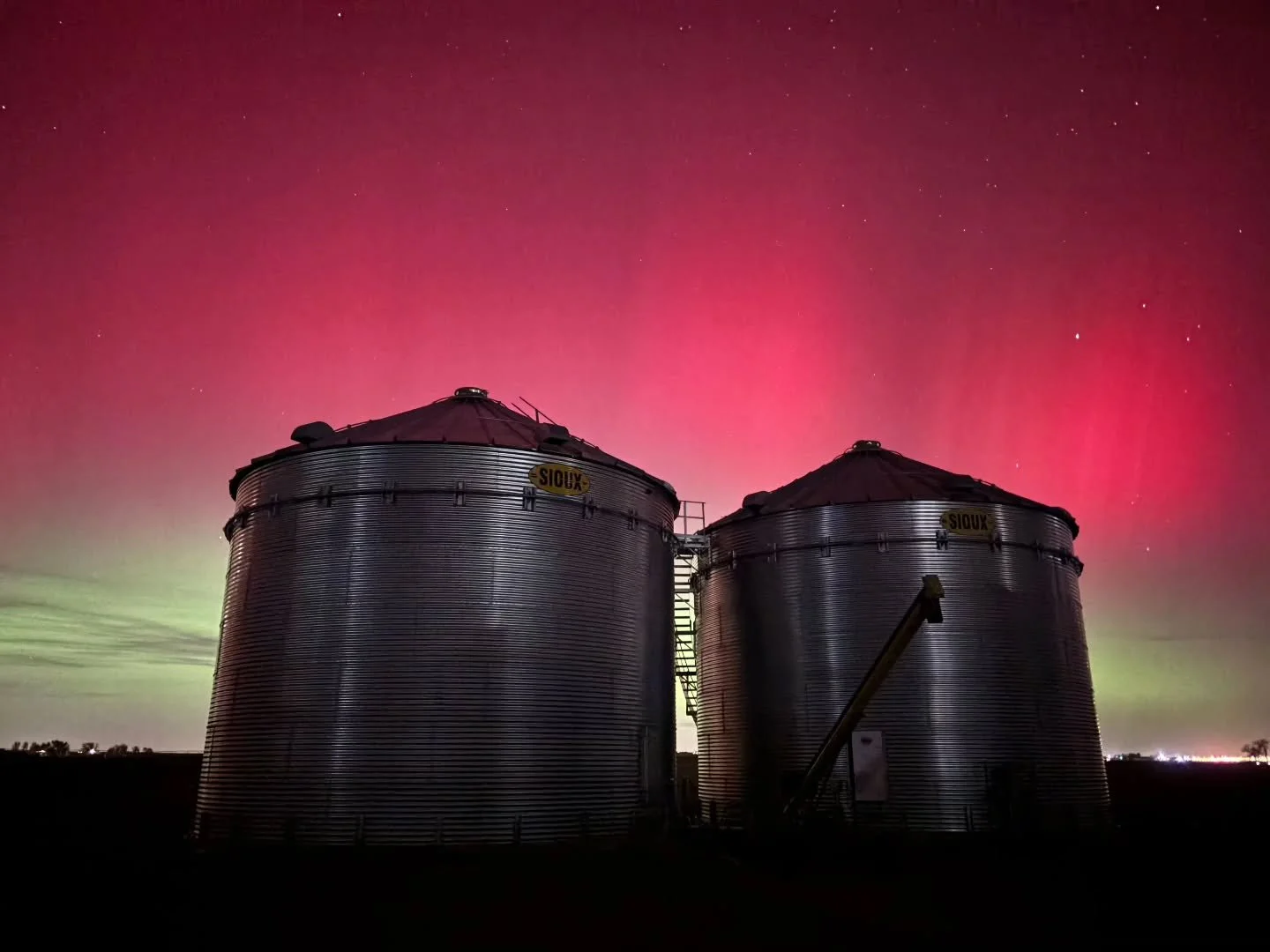 Alright, we'll hop on the bandwagon. 😁
🌌 Colorado, look up tonight!

The Northern Lights (yep, Aurora Borealis herself) is dancing across our skies. It&rsquo;s not magic, though it sure feels like it. It&rsquo;s a solar-powered light show: charged 