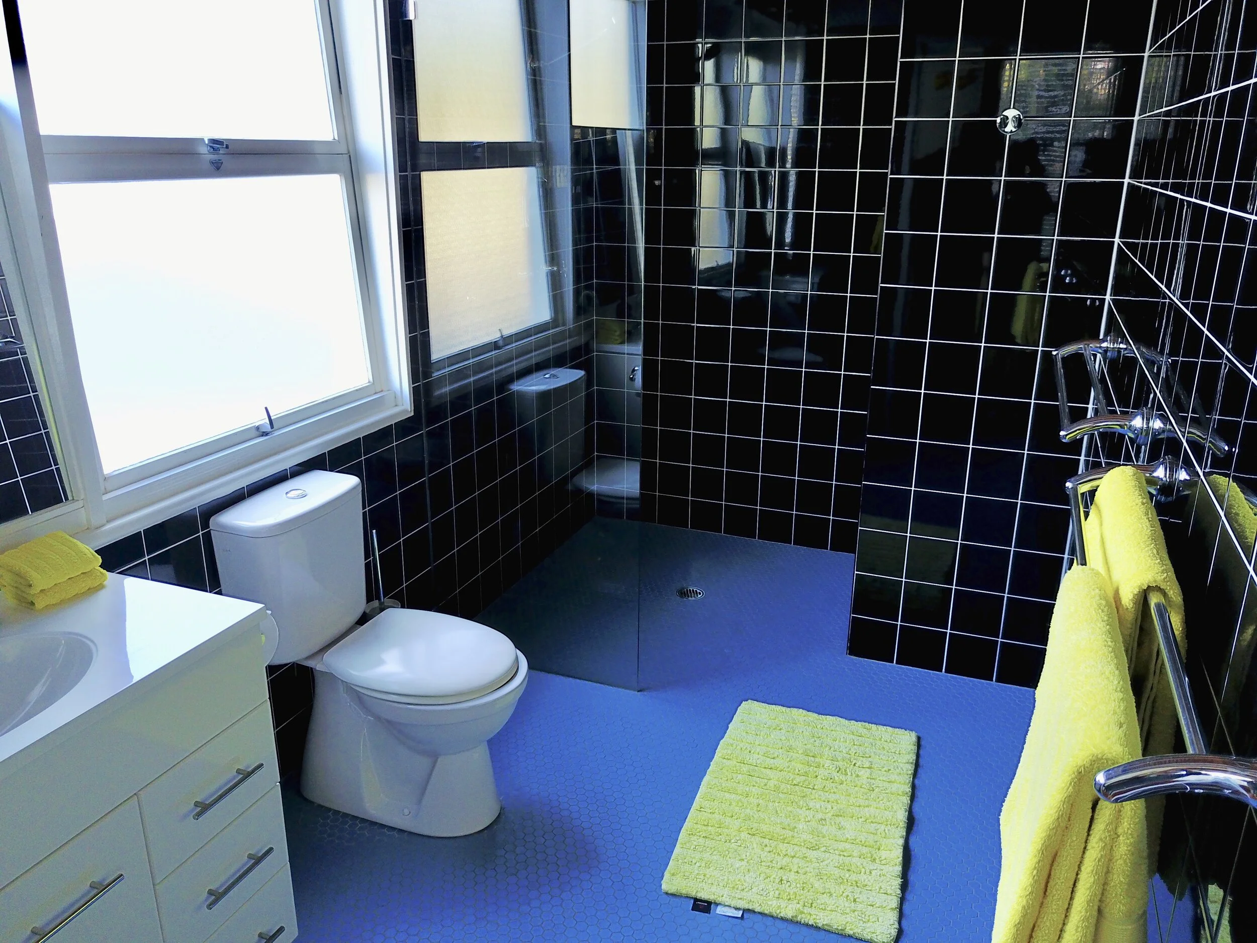 Ensuit for smaller bedroom upstairs