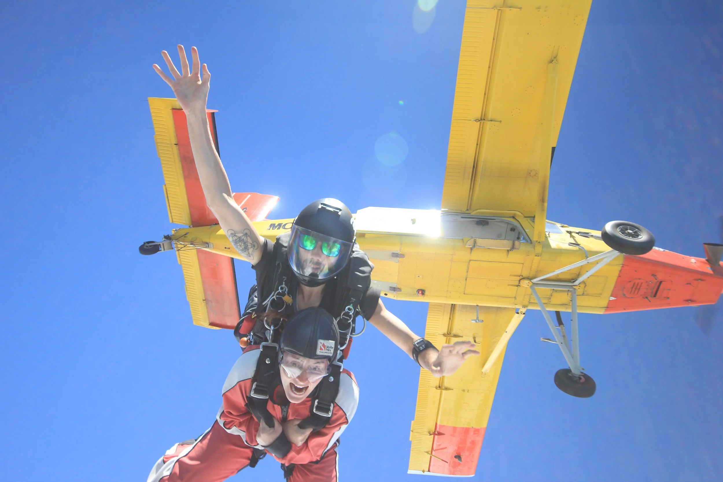 Kelly after skydiving: "It was oddly relaxing, I didn't feel afraid"...
