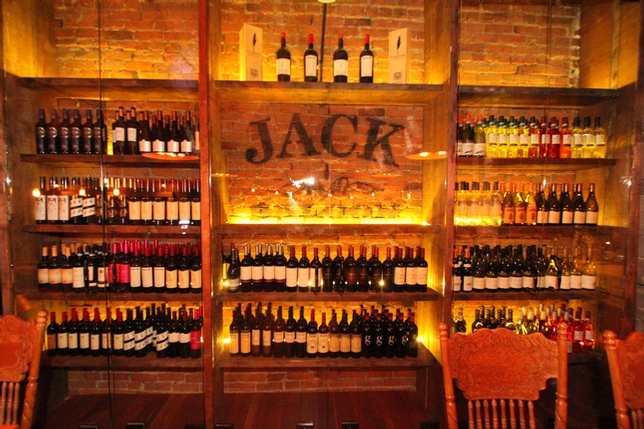 6817~v~restaurant-jack-saloon-vieux-montreal-[1].jpg