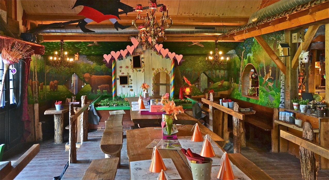 Hansel & Gretel mural