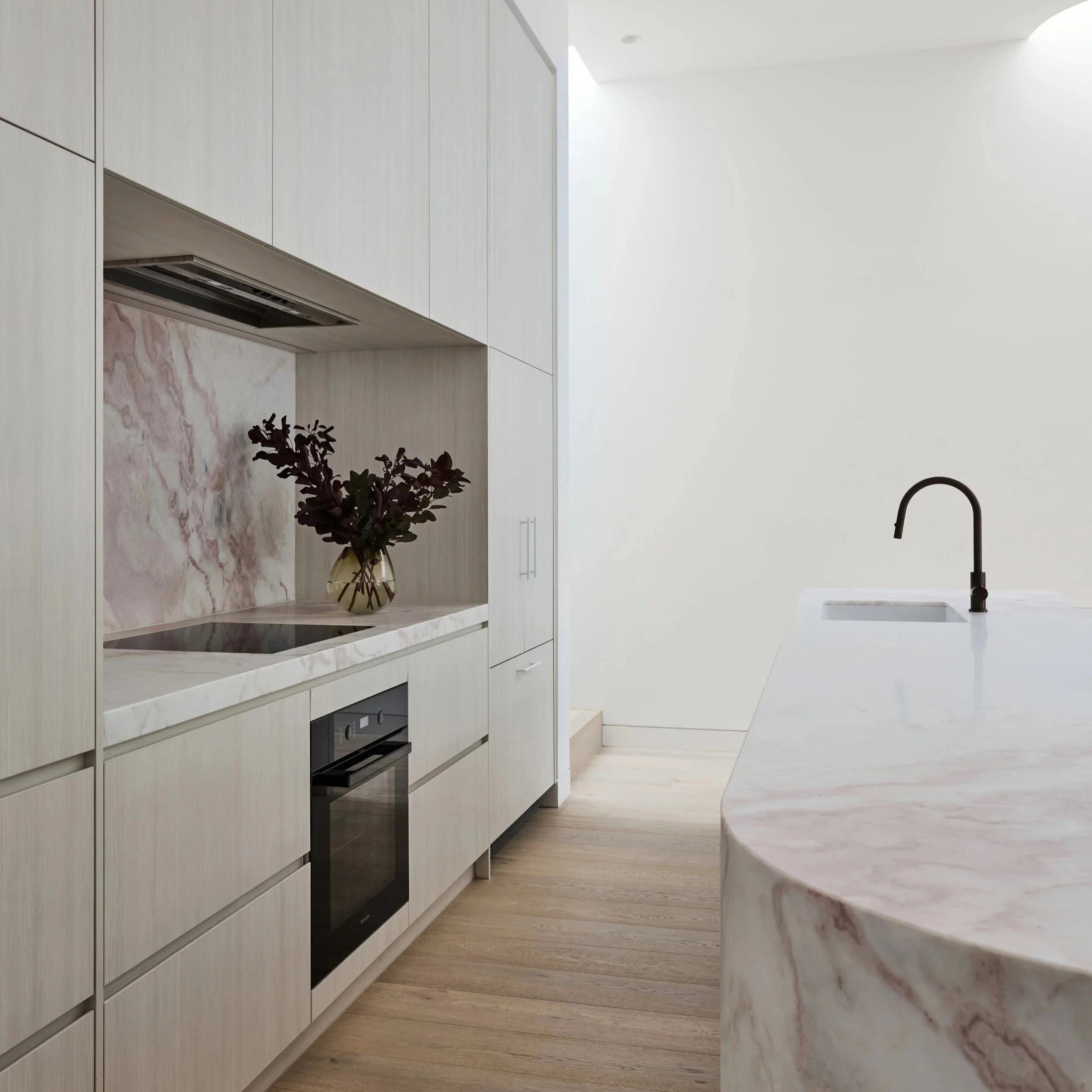 Fawkner_St_3303.jpg