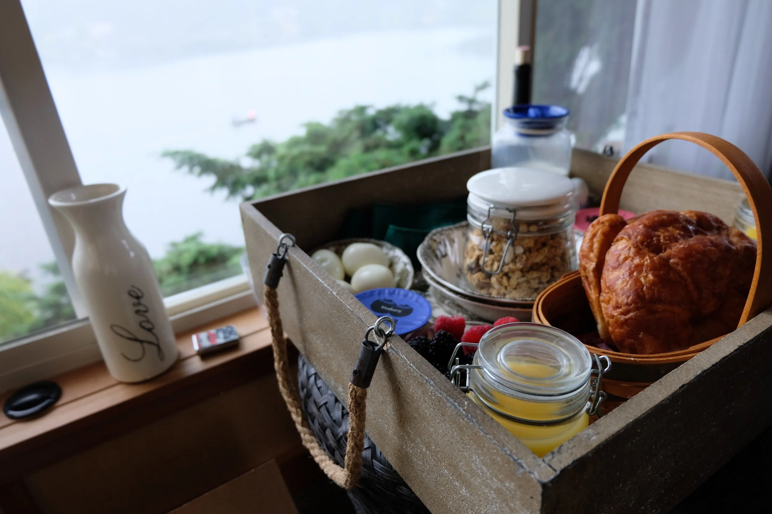 The wonderful breakfast that was delivered in the morning.&nbsp;