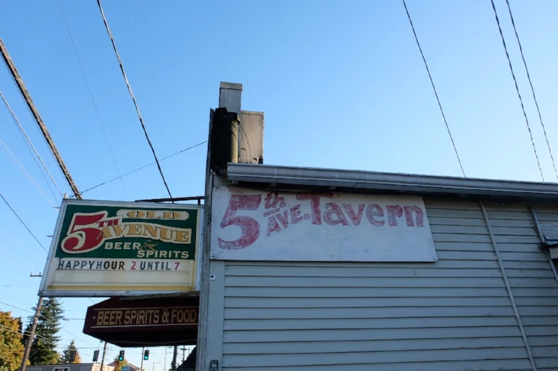 5th Avenue Tavern