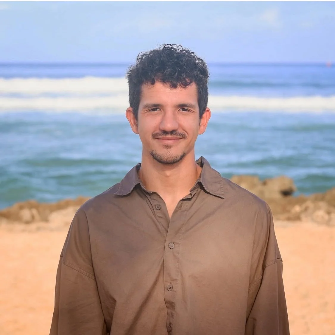 Join us this weekend as we have our friend Josiah Fernandez speaking! Josiah serves right here in Wahiawa with our sister organization, @surfingthenations. He is passionate about reaching the lost, and especially loves using music and the arts to sha