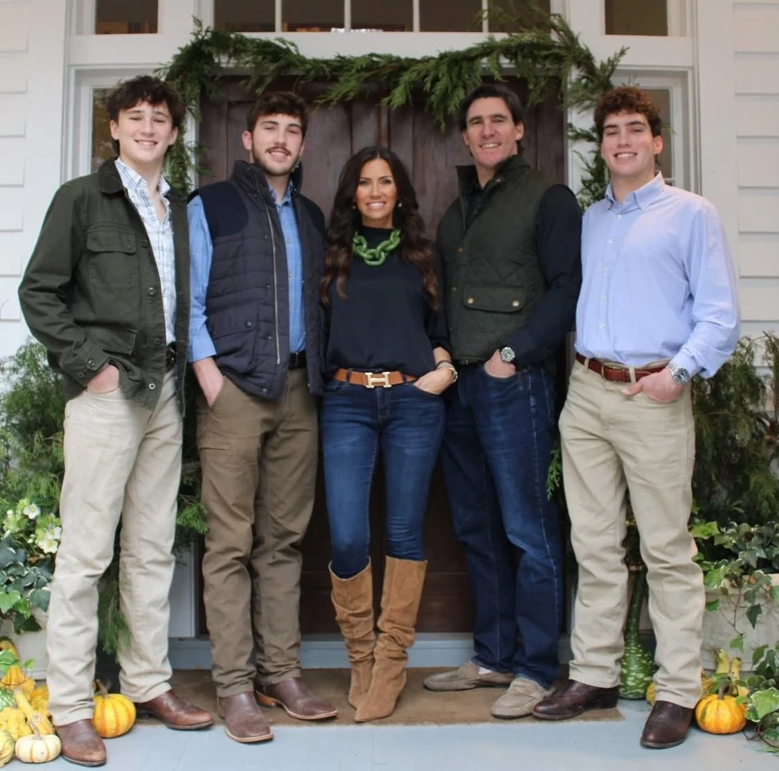 Join us this weekend as we have the Hanes family sharing! Come for an evening of worship, the word, and prayer!