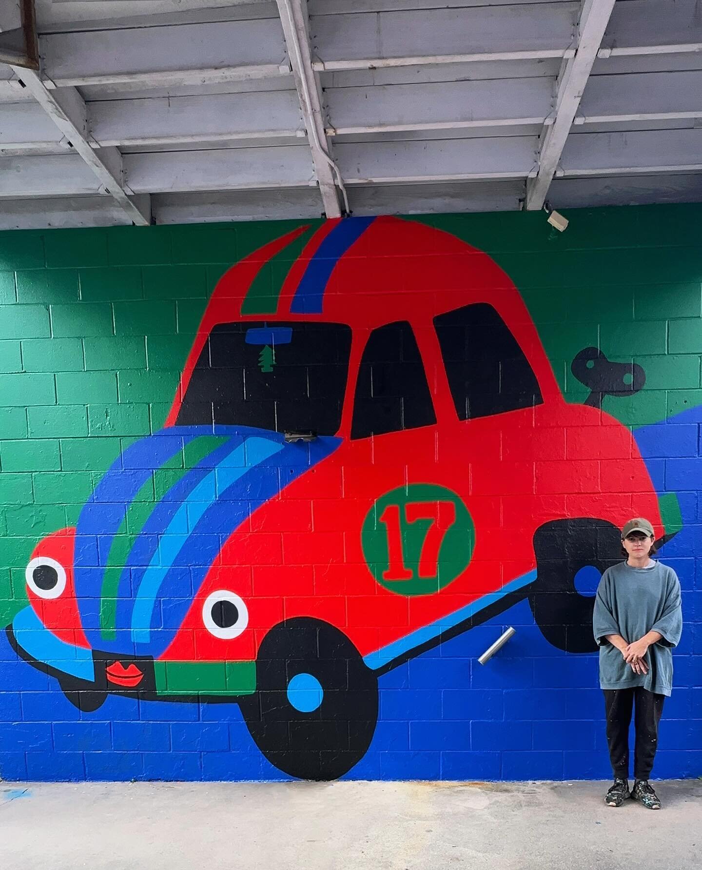 Makin some new carwash murals w my bestie @davidhowler This slug bug is not only fast af but it can also pitch AND HIT

#blessed 
#homerun #slamdunk #shohei #17 #doyers 
#mural #lamural #streetart #streetarteverywhere #ily
