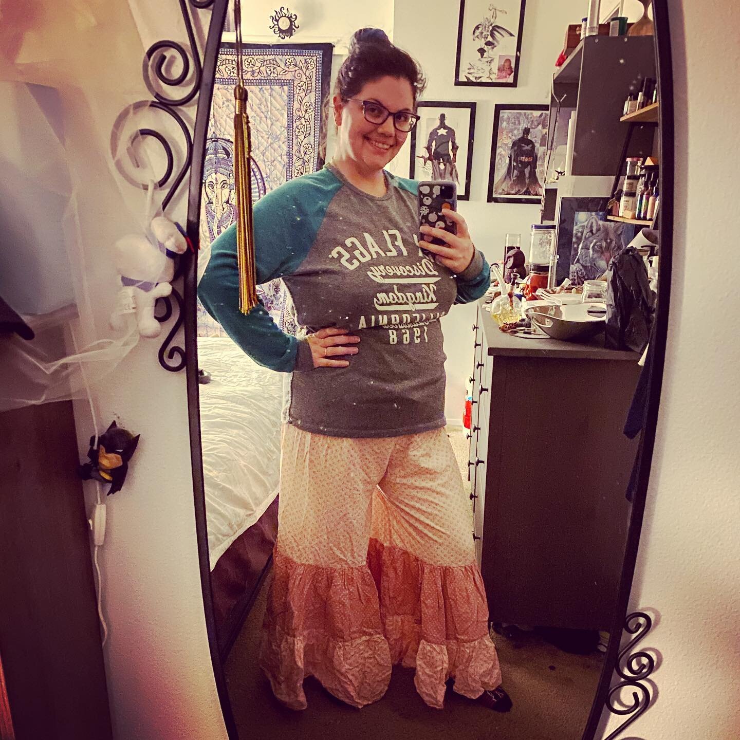 My partner doesn&rsquo;t know what to make of my sugar-britches... his face has run the gamut of expression in trying to process these pant skirts. All I know is that they&rsquo;re comfortable, and my friend made them, and also they make me happy ☺️
