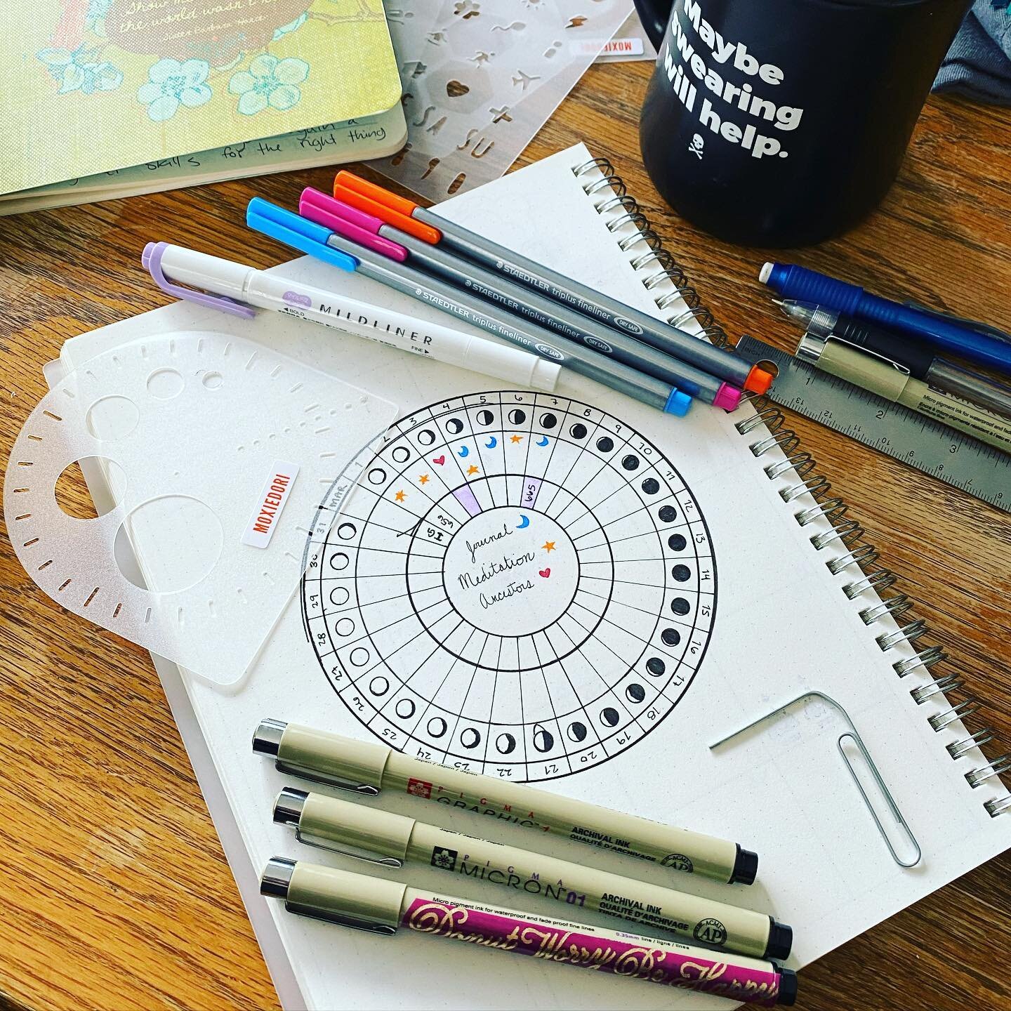 Shaking things up this month... using the @moxiedori compass protractor, I was able to make this cool tracker. ☺️
.
.
.
.
.
#bujo #monthlytracker #bujotracker #bujoideas #bujoinspiration #moon #moonmonth #witchplanner #witch