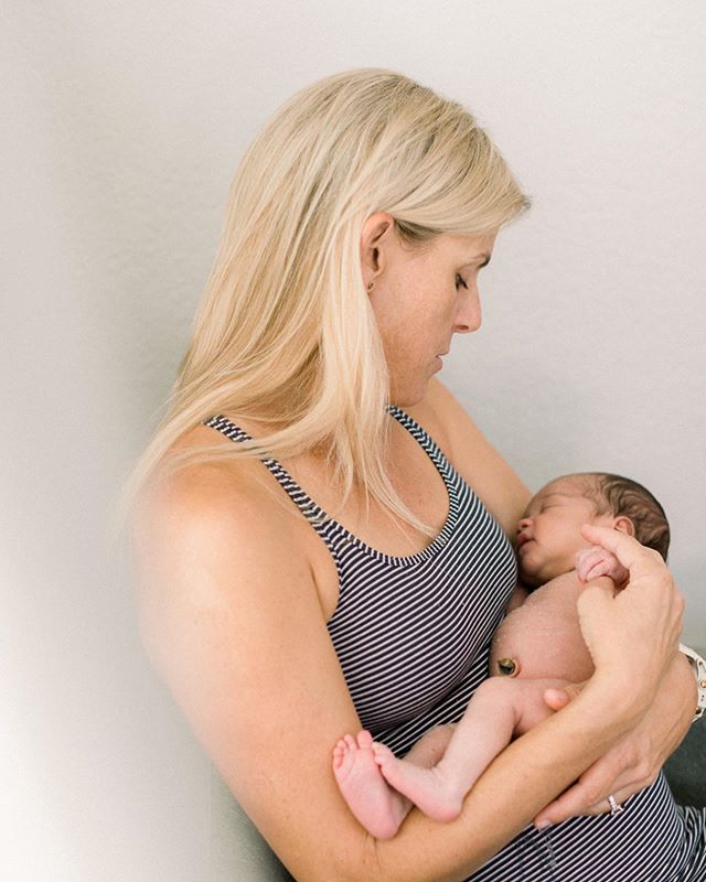 I don&rsquo;t normally do Lifestyle Newborn Sessions, but when I do they are for my favorites! @hillarypbiscay 💗 Aymellia Rose you are such a good baby, so beautiful and so so SO loved!!! 💗 ⠀⠀⠀⠀⠀⠀⠀⠀⠀⠀⠀⠀
⠀⠀⠀⠀⠀⠀⠀⠀⠀⠀⠀⠀
⠀⠀⠀⠀⠀⠀⠀⠀⠀⠀⠀⠀
⠀⠀⠀⠀⠀⠀⠀⠀⠀⠀⠀⠀
#sandi