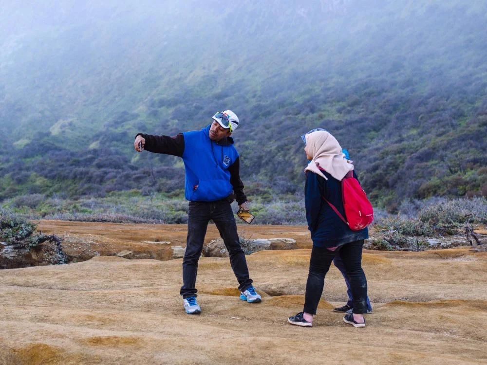PHOTO ESSAY: It's a Small World - People and Their Phones