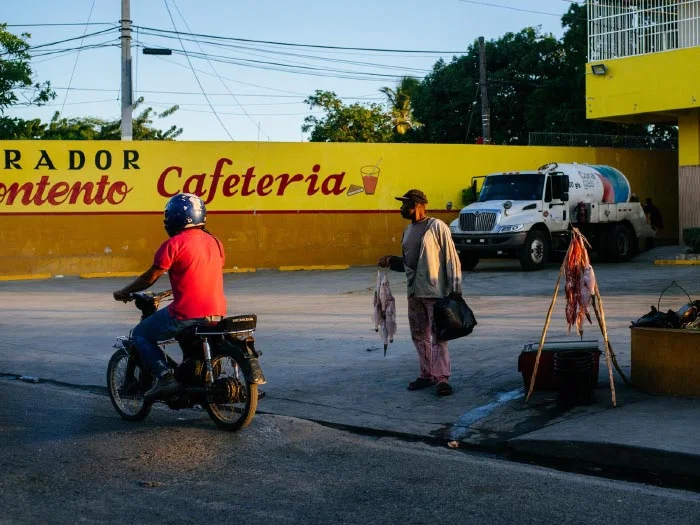 Shooting Street Photography in The Dominican Republic