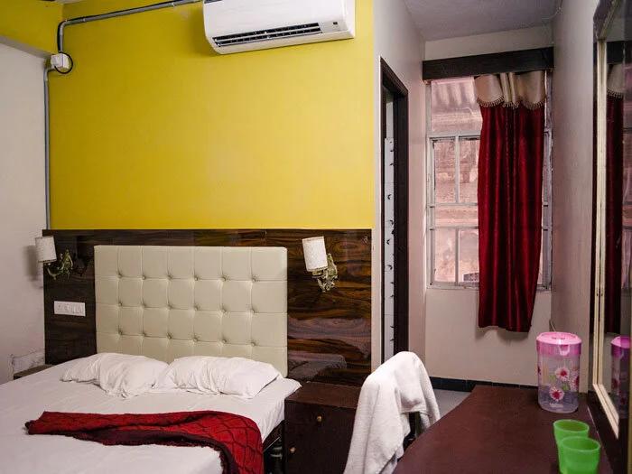 12 Photos of Budget Hotel Rooms in India — JORIS HERMANS