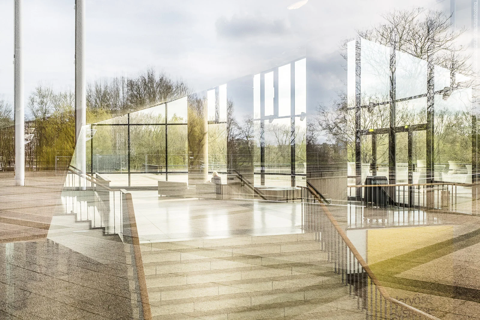Spiegelung / Kongresshalle
