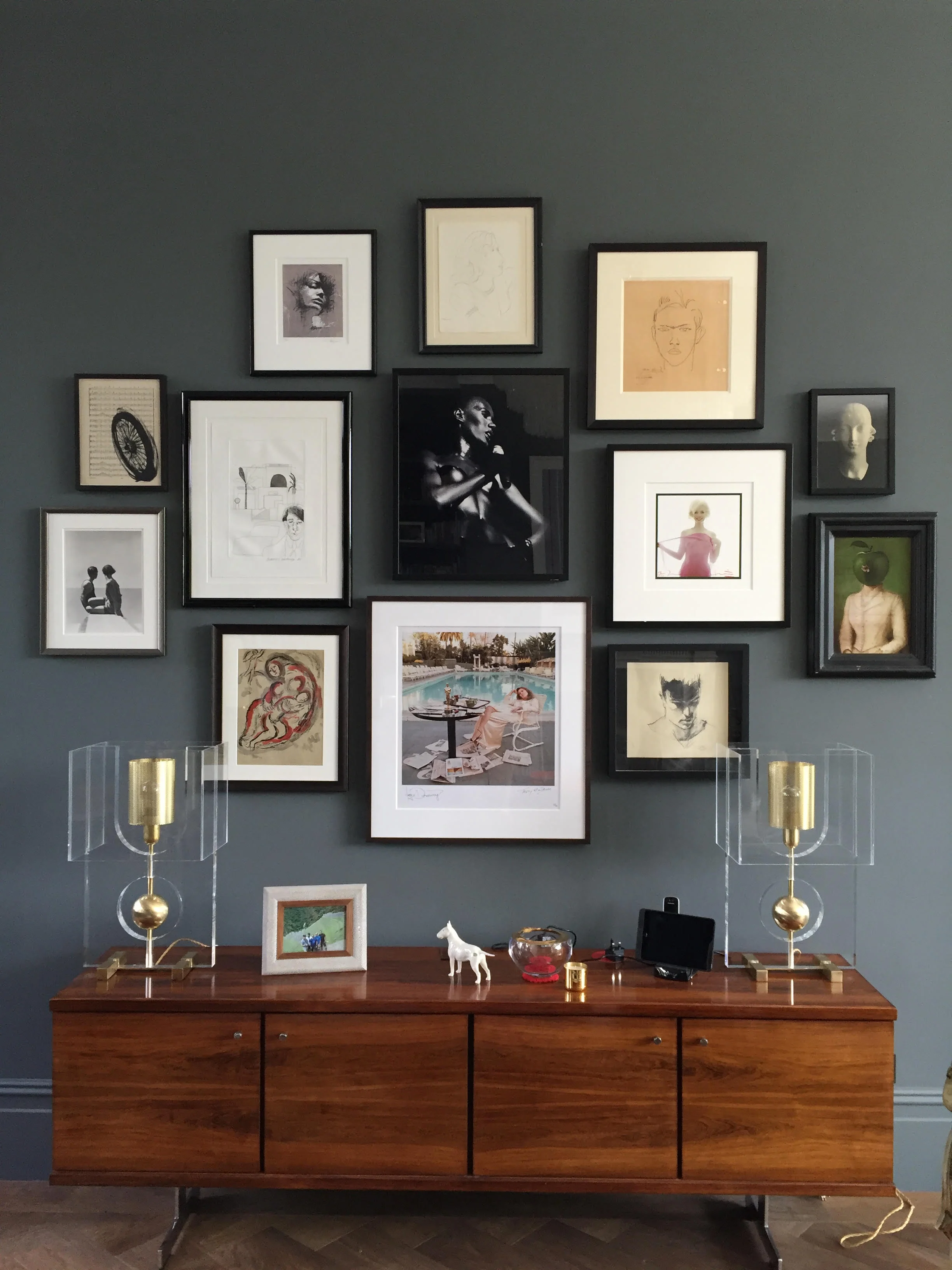  Grace Jones centre stage. 