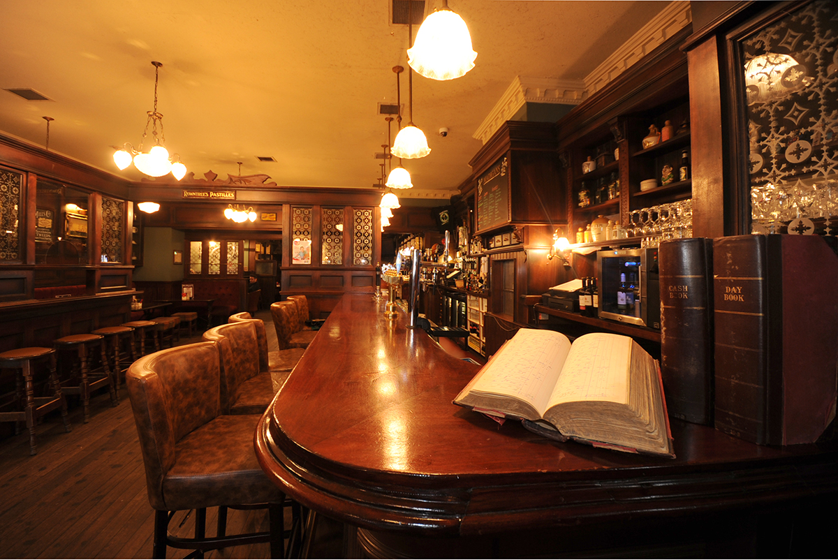 2 Madigans O' Connell Street (Interior Front Bar) © 2015 Mick Langan 007.jpg