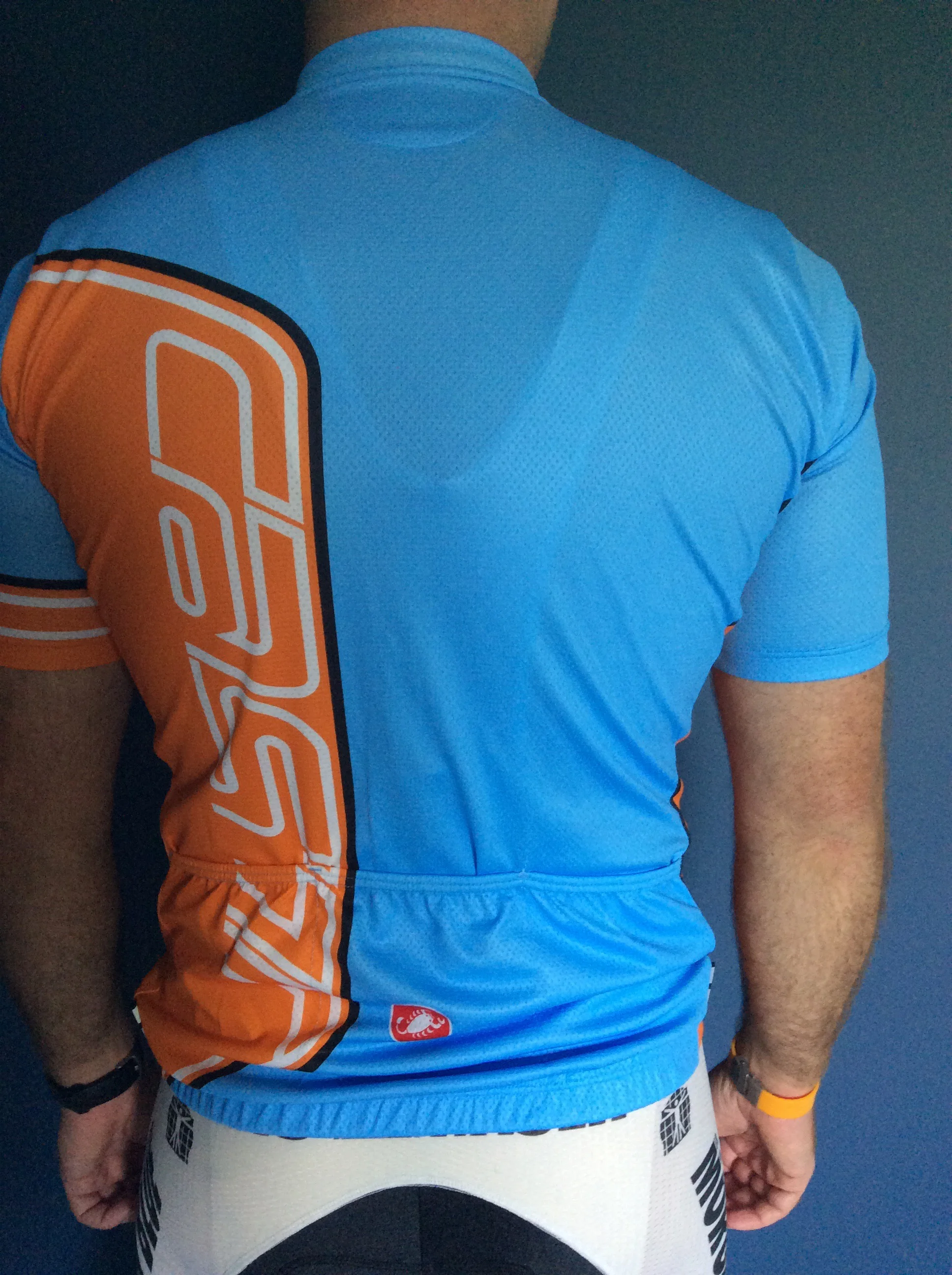 Fresh out of the bag with the blue, orange, white, and black colors of the old Gulf Ford GT40 from the 1960s . This is the same size I order for other Castelli garments, only this one is extremely loose around the pocket area. Castelli stated this jersey should be tight-fitting without any flapping. I returned it for the next size down.