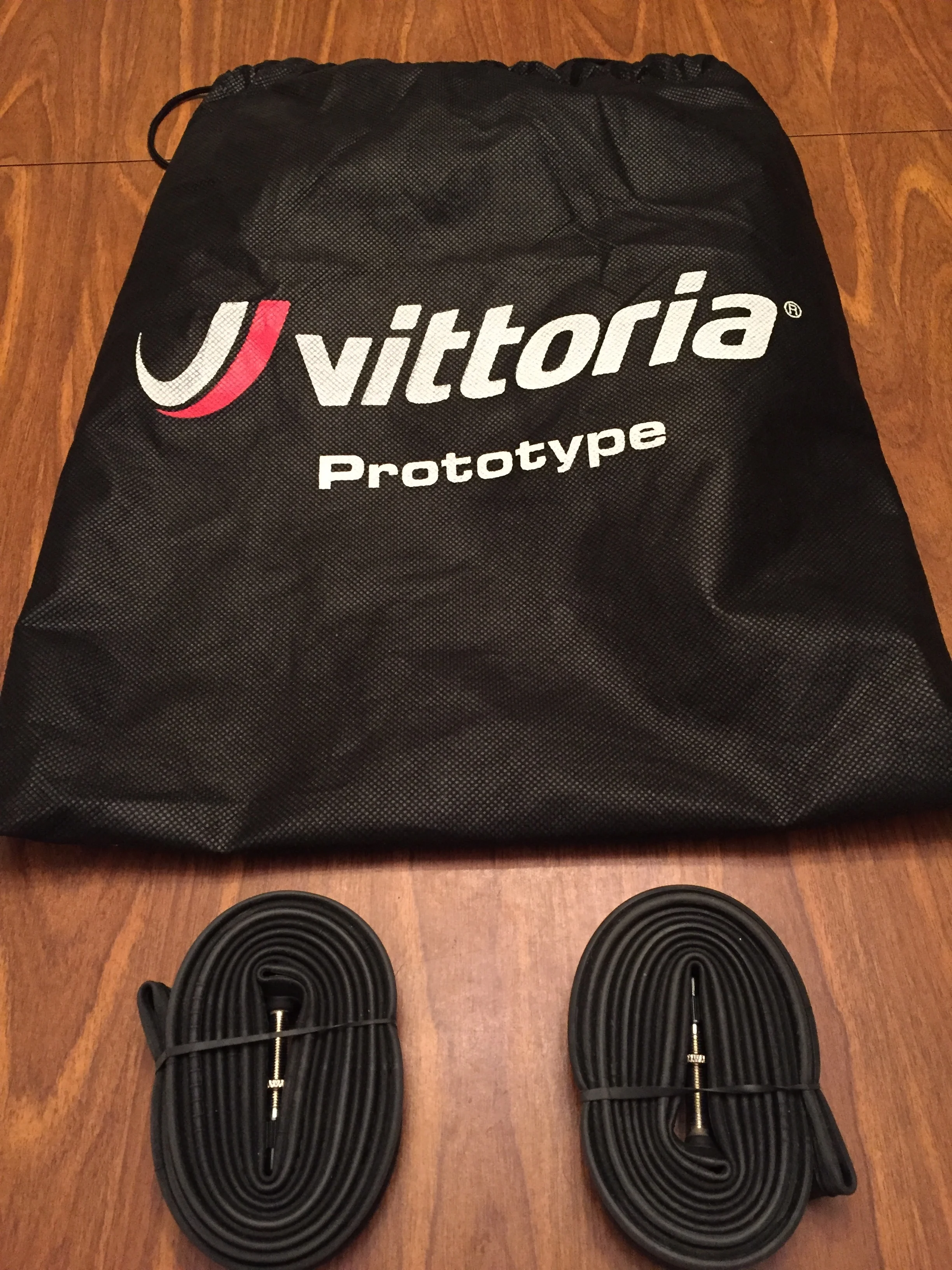 The team issue kit comes with a stuff sack and two Vittoria butyl tubes. The clinchers also are not badged 'Corsa' and do not indicate size on the sidewall.