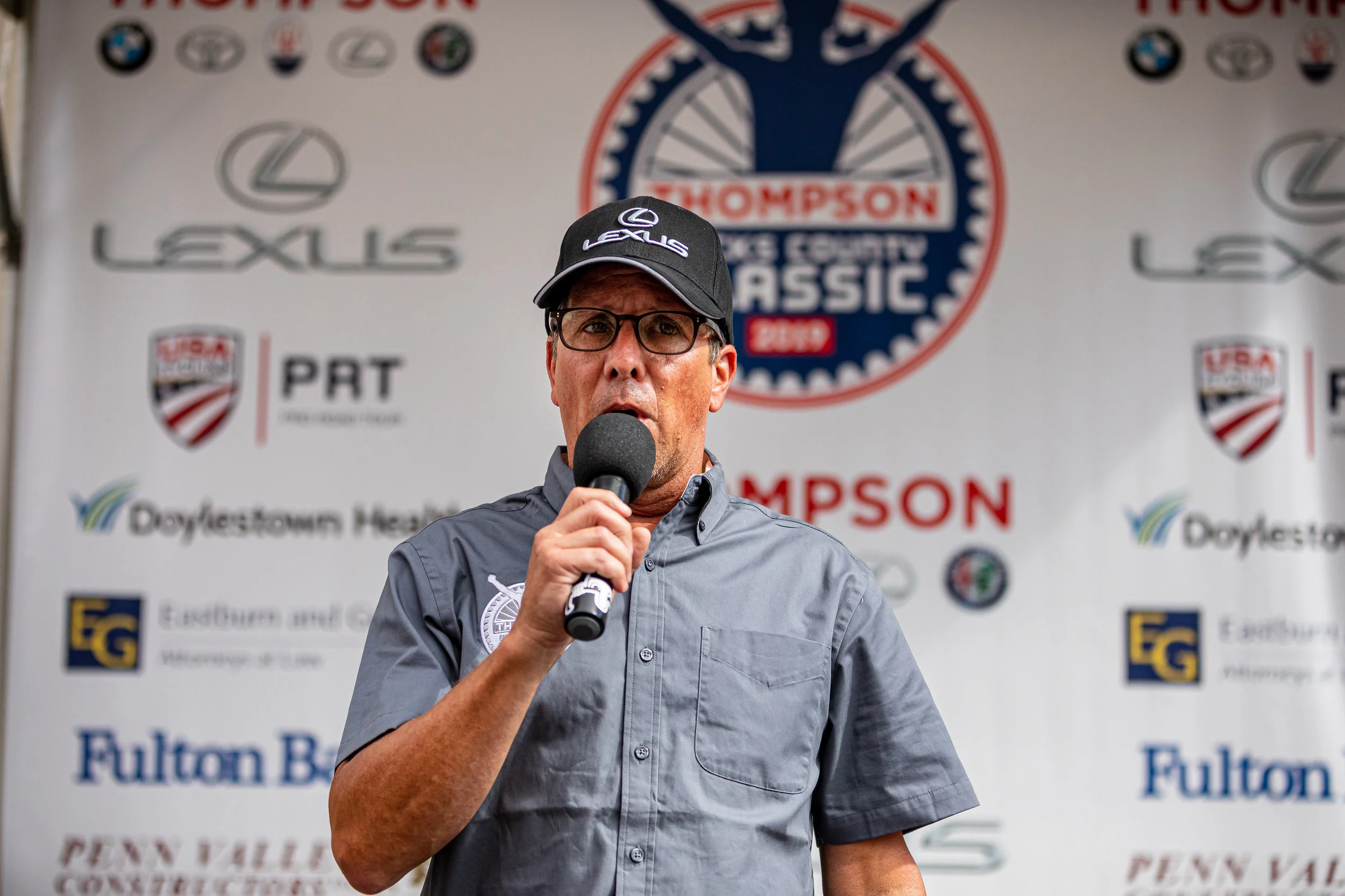 Announcer Gary Thornton (@velorambling) called the races all day. Photo courtesy Mike Maney .